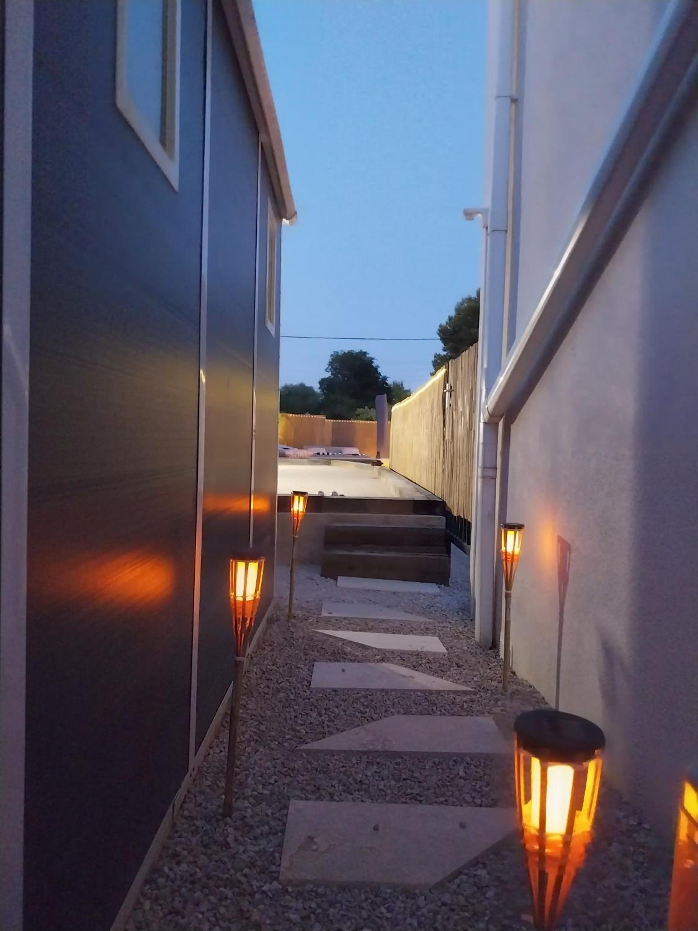 Les brézines Piscine, Terrasse & Boules