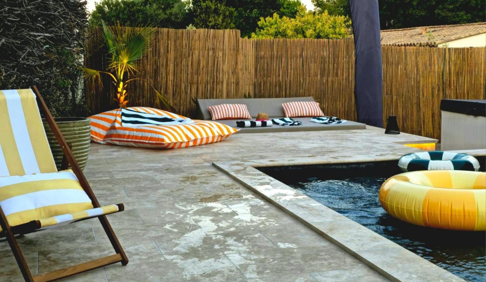 Les brézines Piscine, Terrasse & Boules
