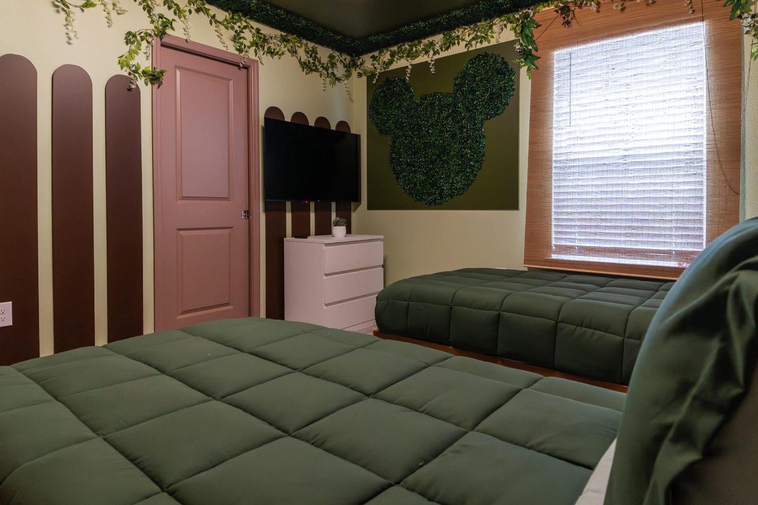 Themed Luxury 5BR Best Family Getaway