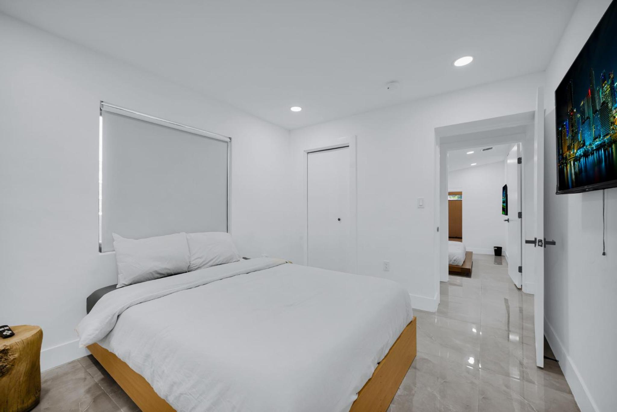 Lux Modern 4BR Villa with Pool in Miami