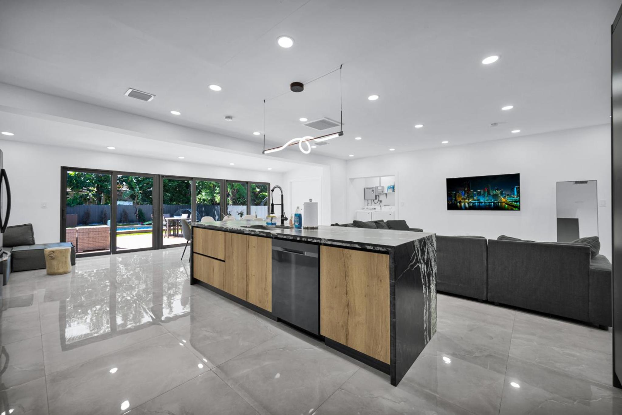 Lux Modern 4BR Villa with Pool in Miami