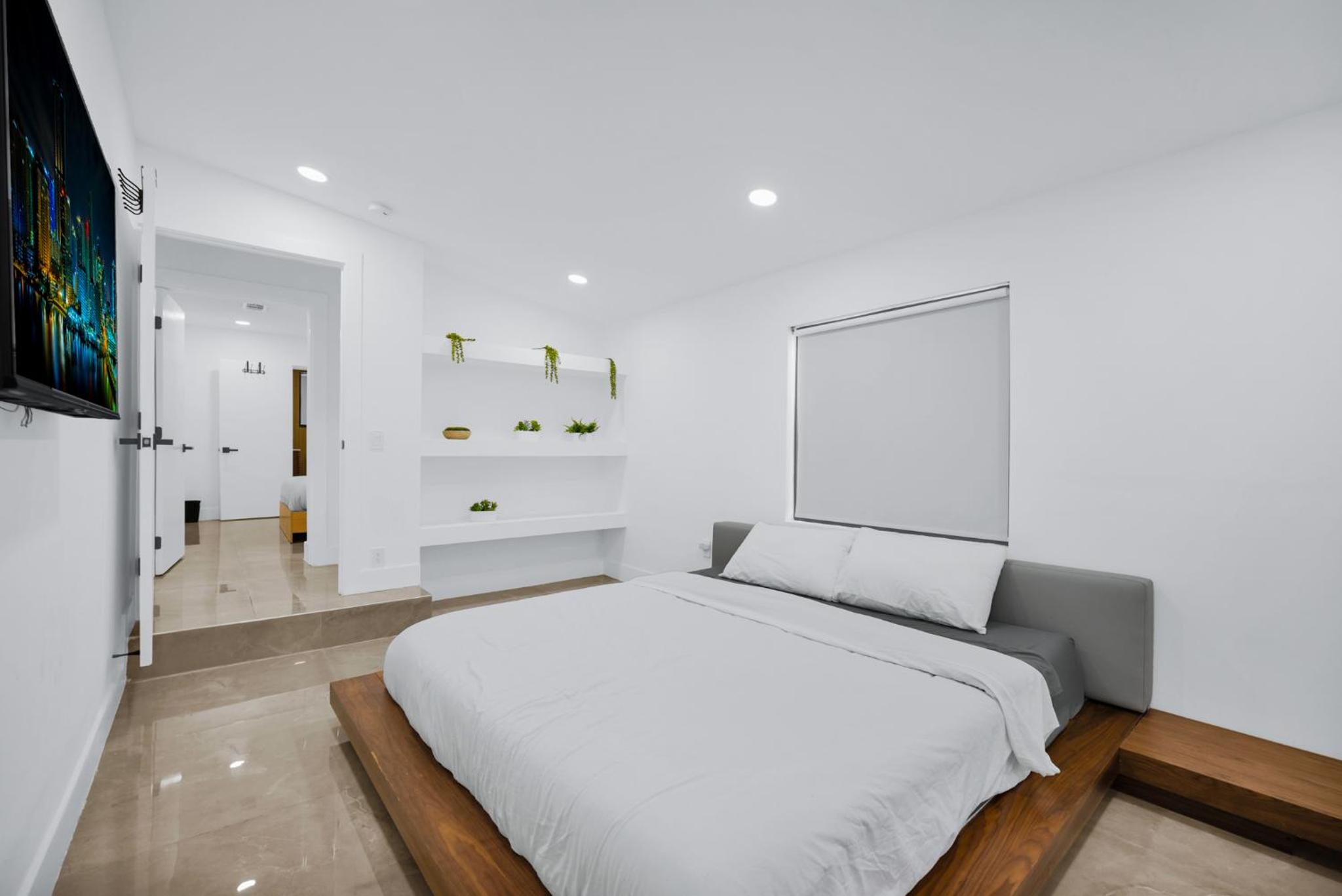 Lux Modern 4BR Villa with Pool in Miami