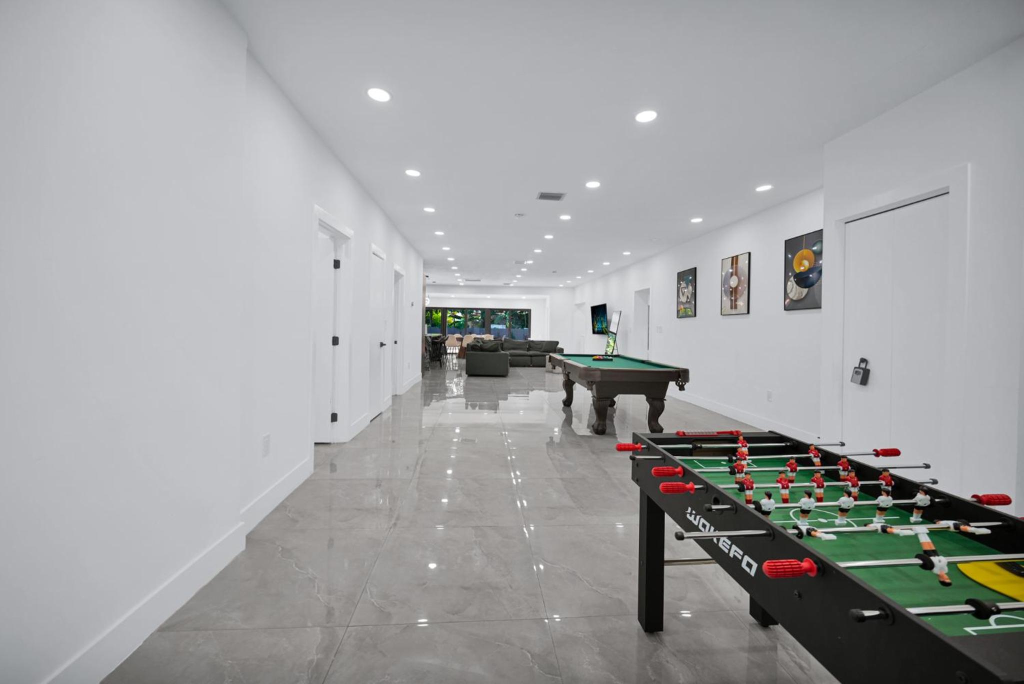 Lux Modern 4BR Villa with Pool in Miami