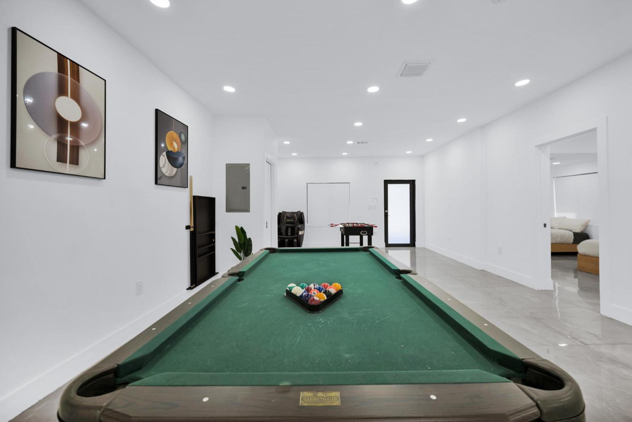 Lux Modern 4BR Villa with Pool in Miami