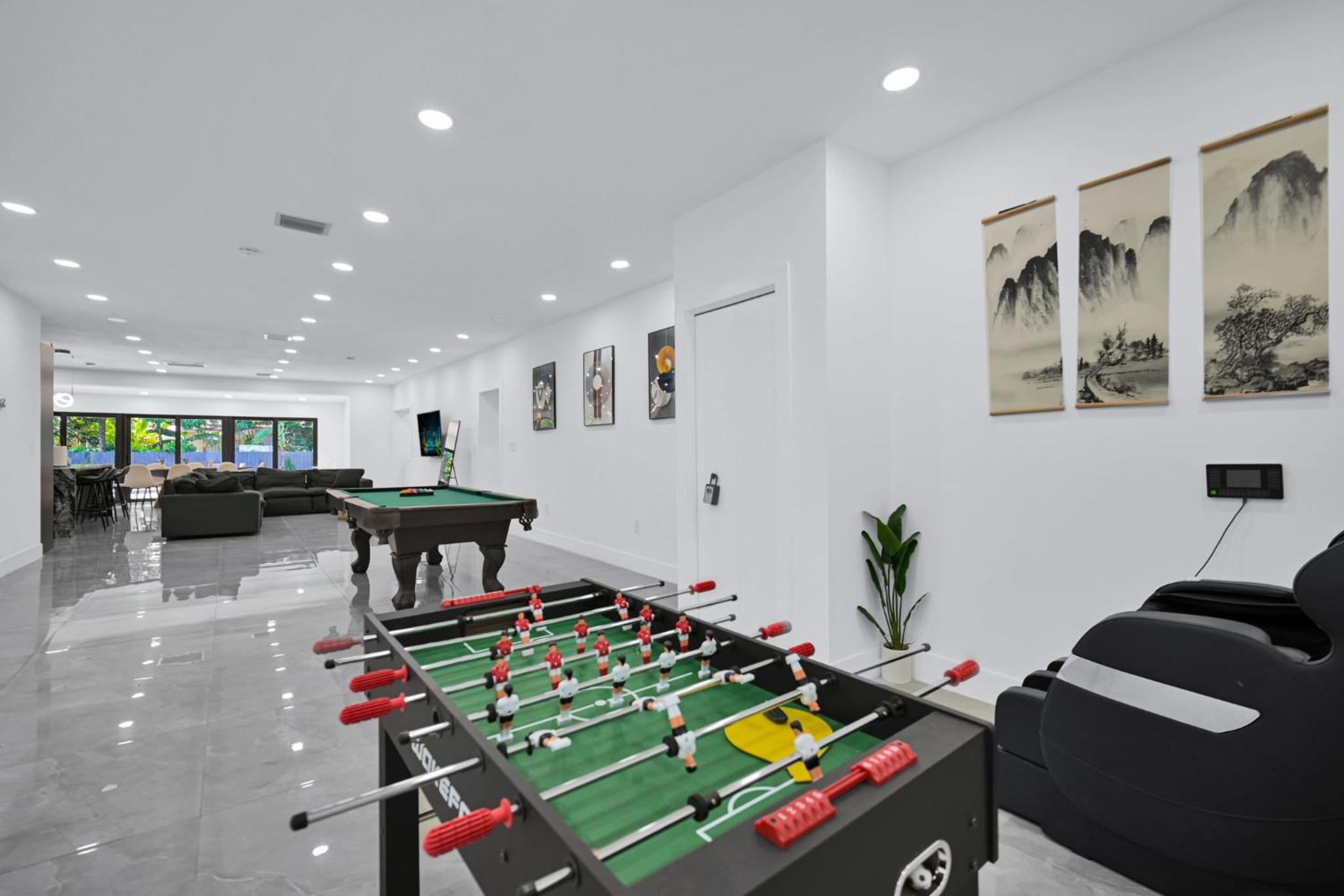 Lux Modern 4BR Villa with Pool in Miami