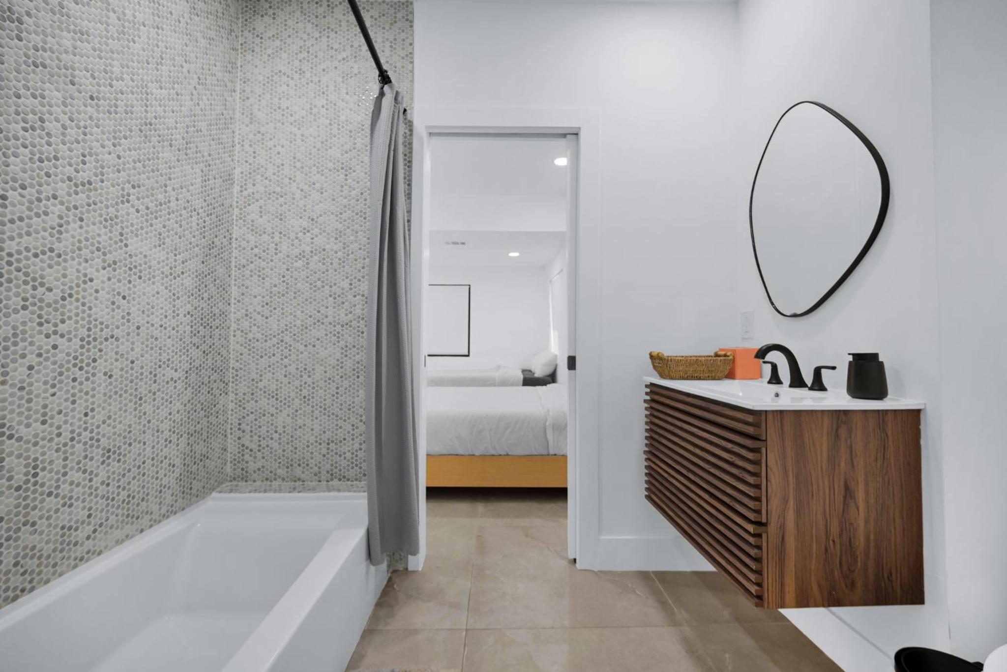Lux Modern 4BR Villa with Pool in Miami