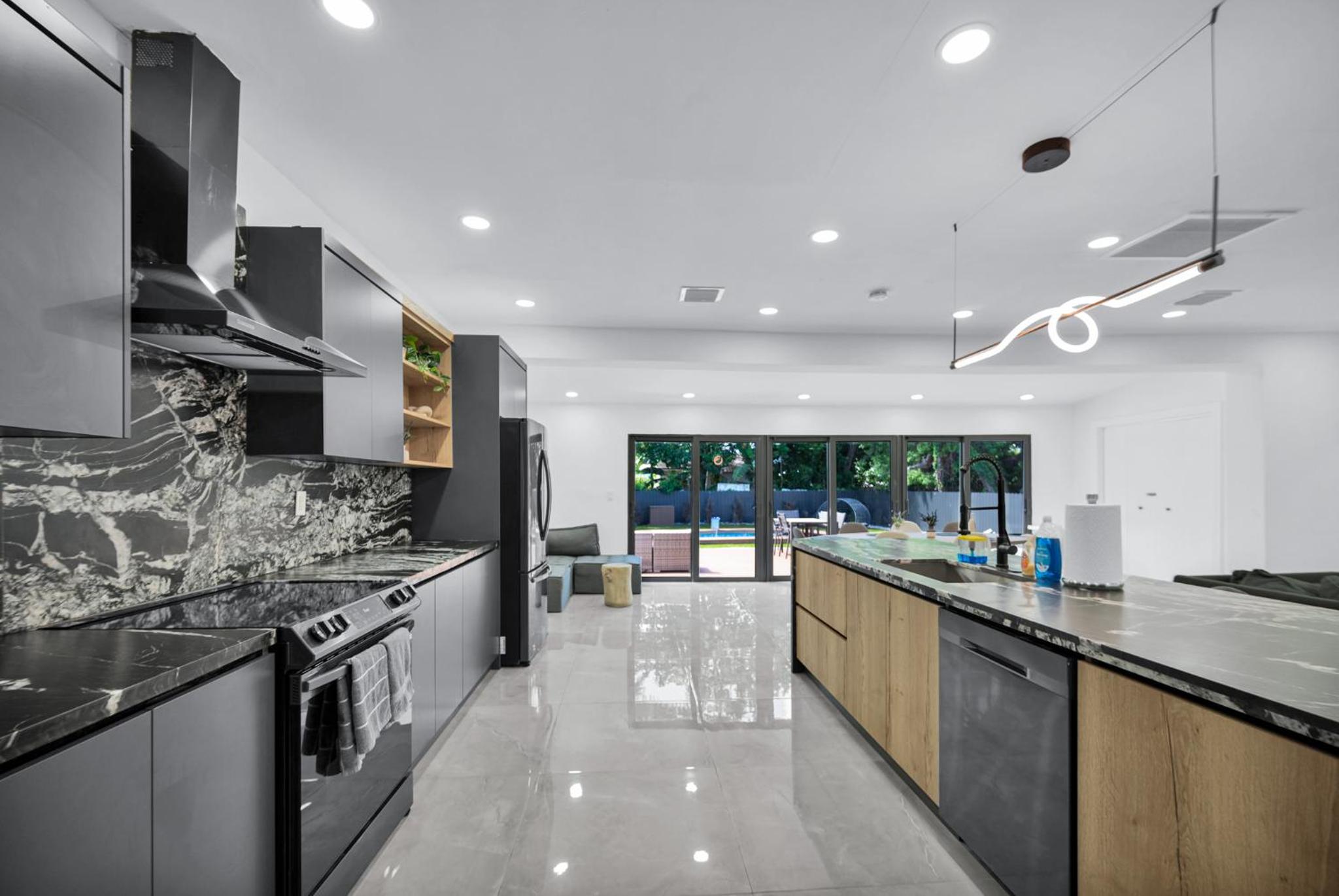 Lux Modern 4BR Villa with Pool in Miami