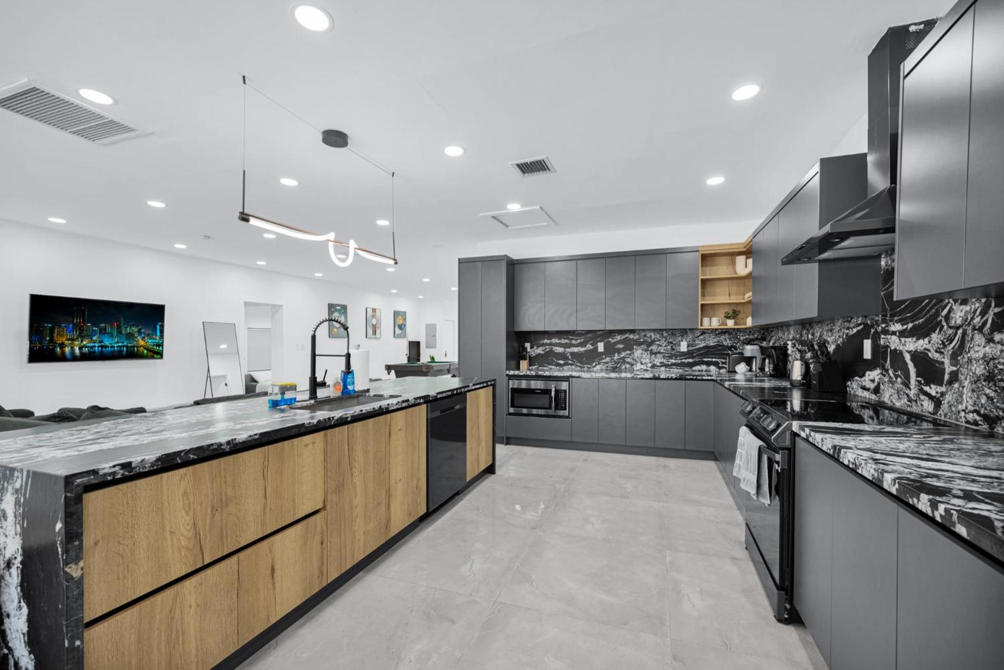 Lux Modern 4BR Villa with Pool in Miami