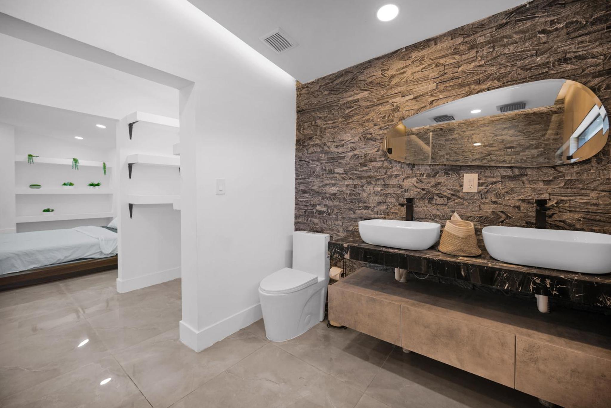 Lux Modern 4BR Villa with Pool in Miami