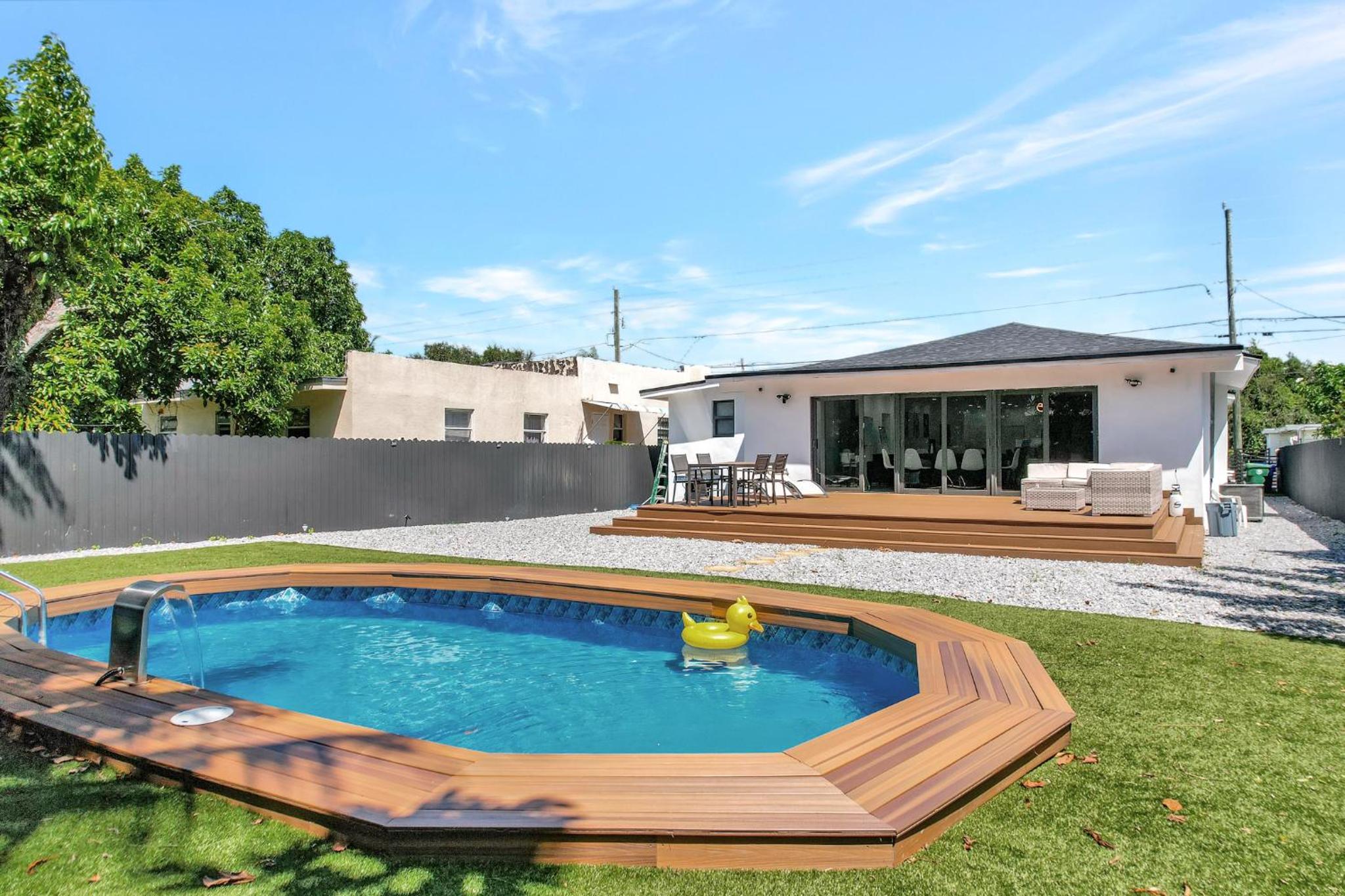 Lux Modern 4BR Villa with Pool in Miami
