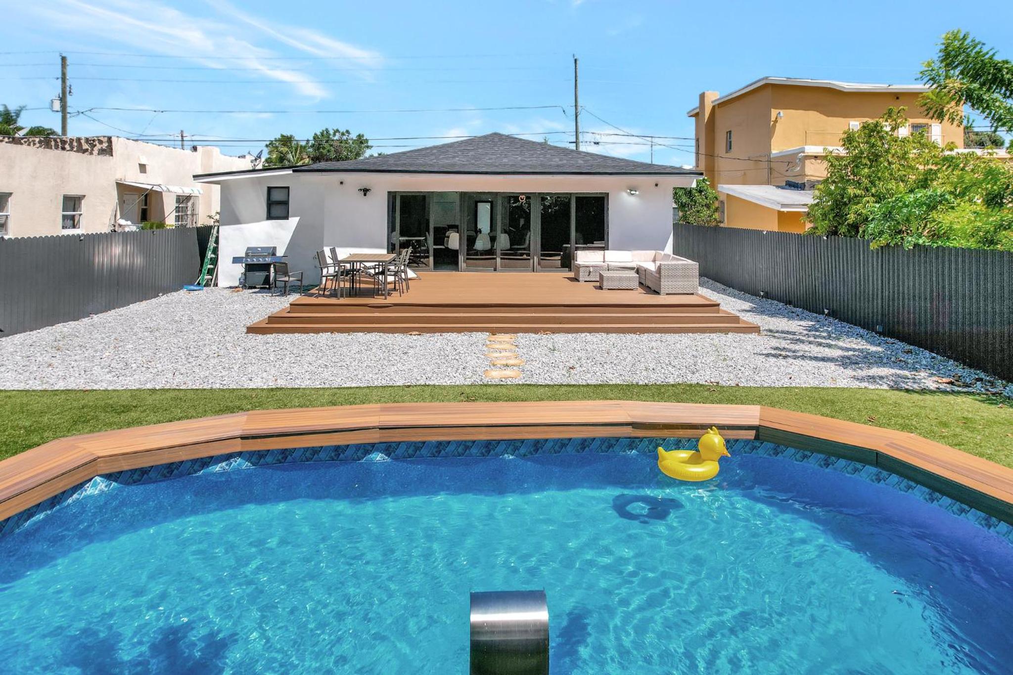 Lux Modern 4BR Villa with Pool in Miami