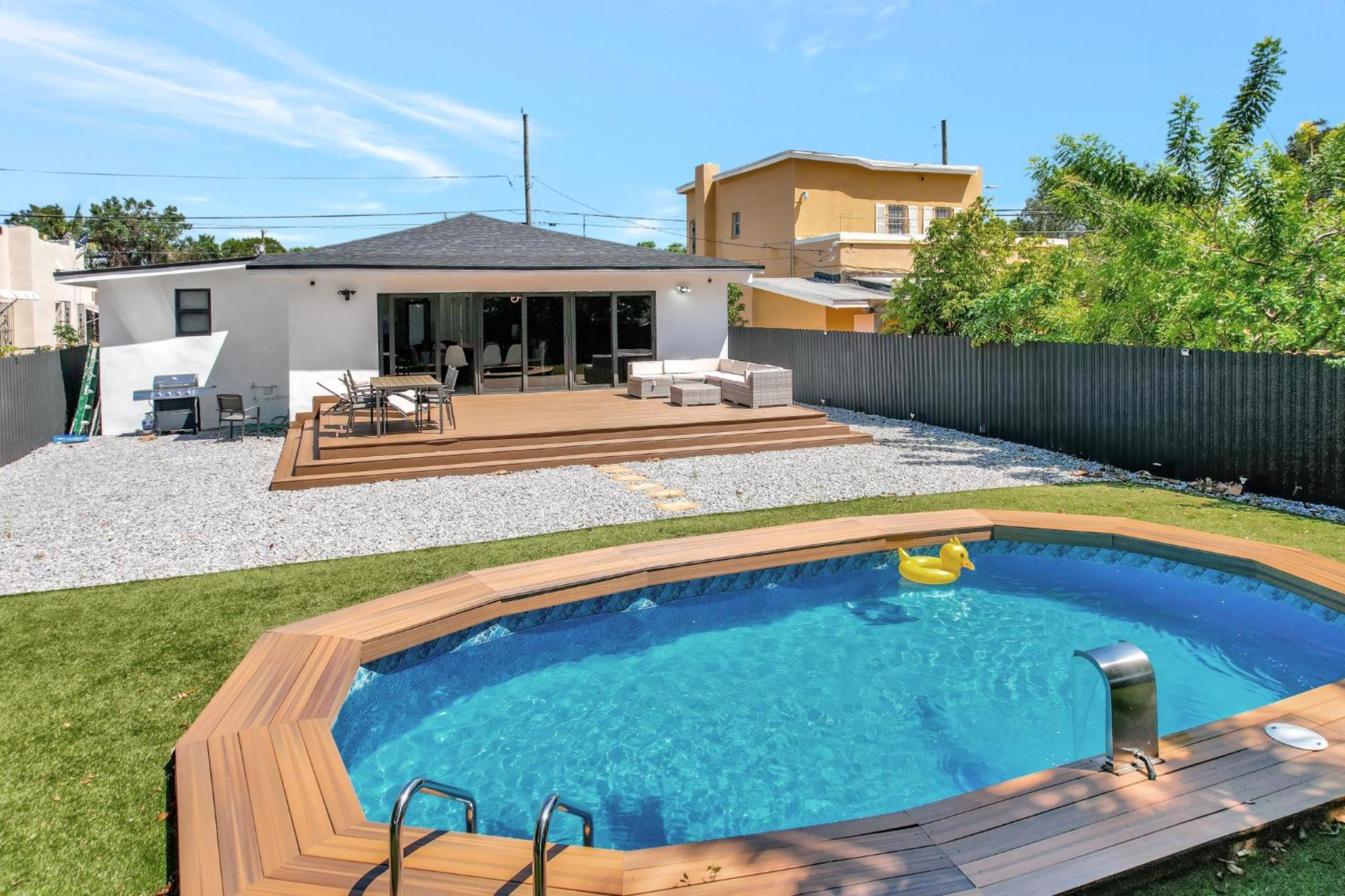Lux Modern 4BR Villa with Pool in Miami