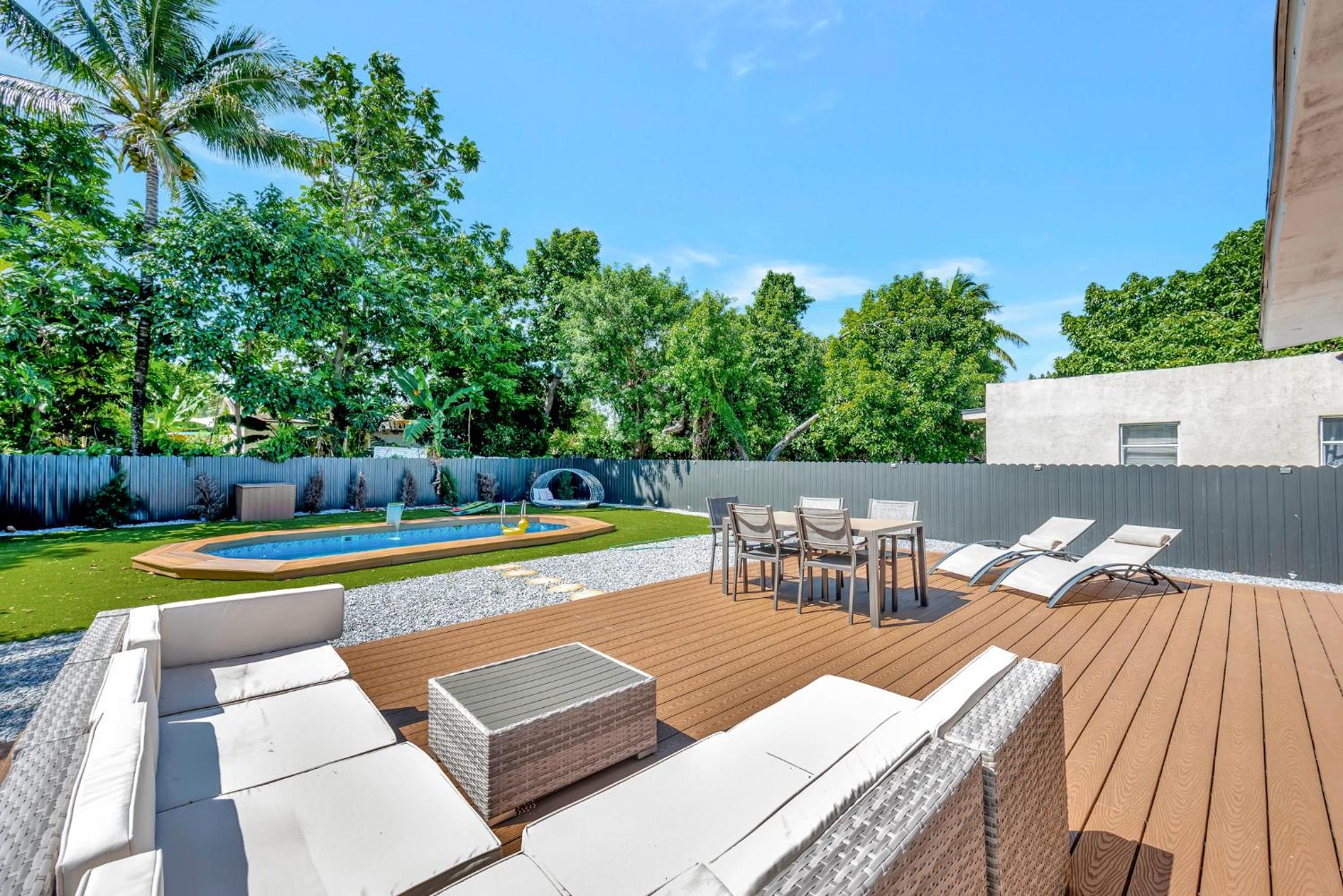Lux Modern 4BR Villa with Pool in Miami