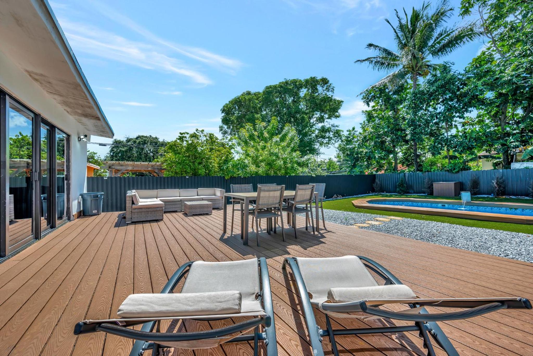 Lux Modern 4BR Villa with Pool in Miami