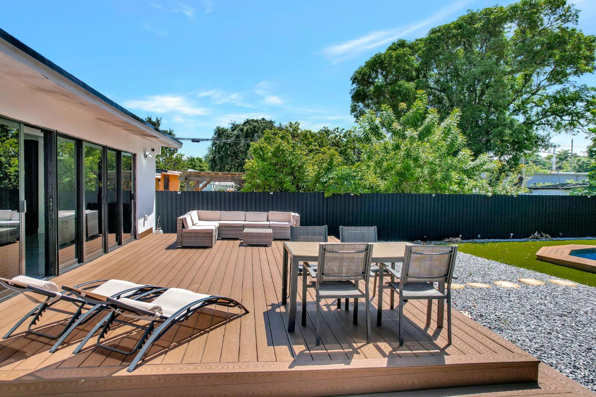 Lux Modern 4BR Villa with Pool in Miami