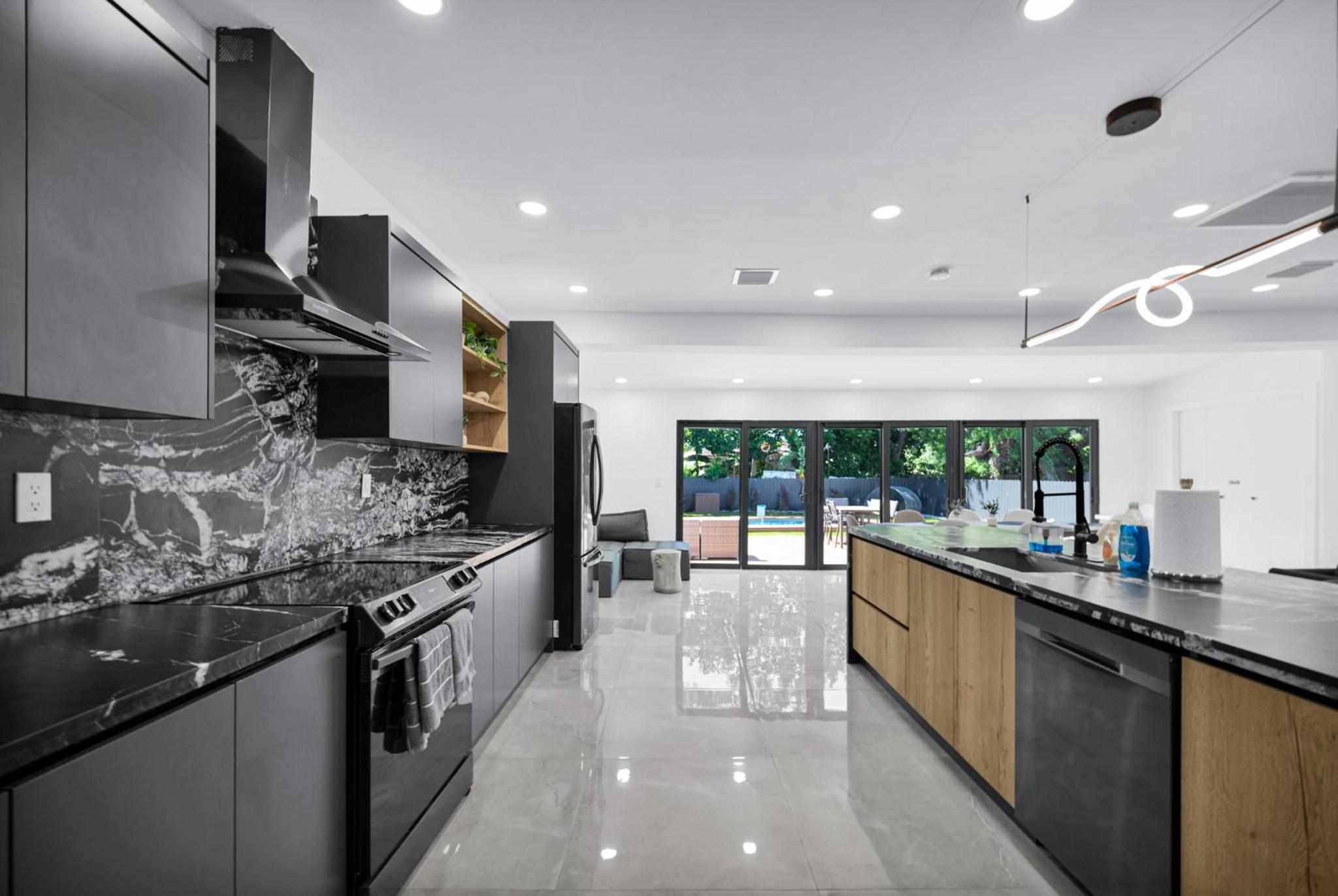 Lux Modern 4BR Villa with Pool in Miami