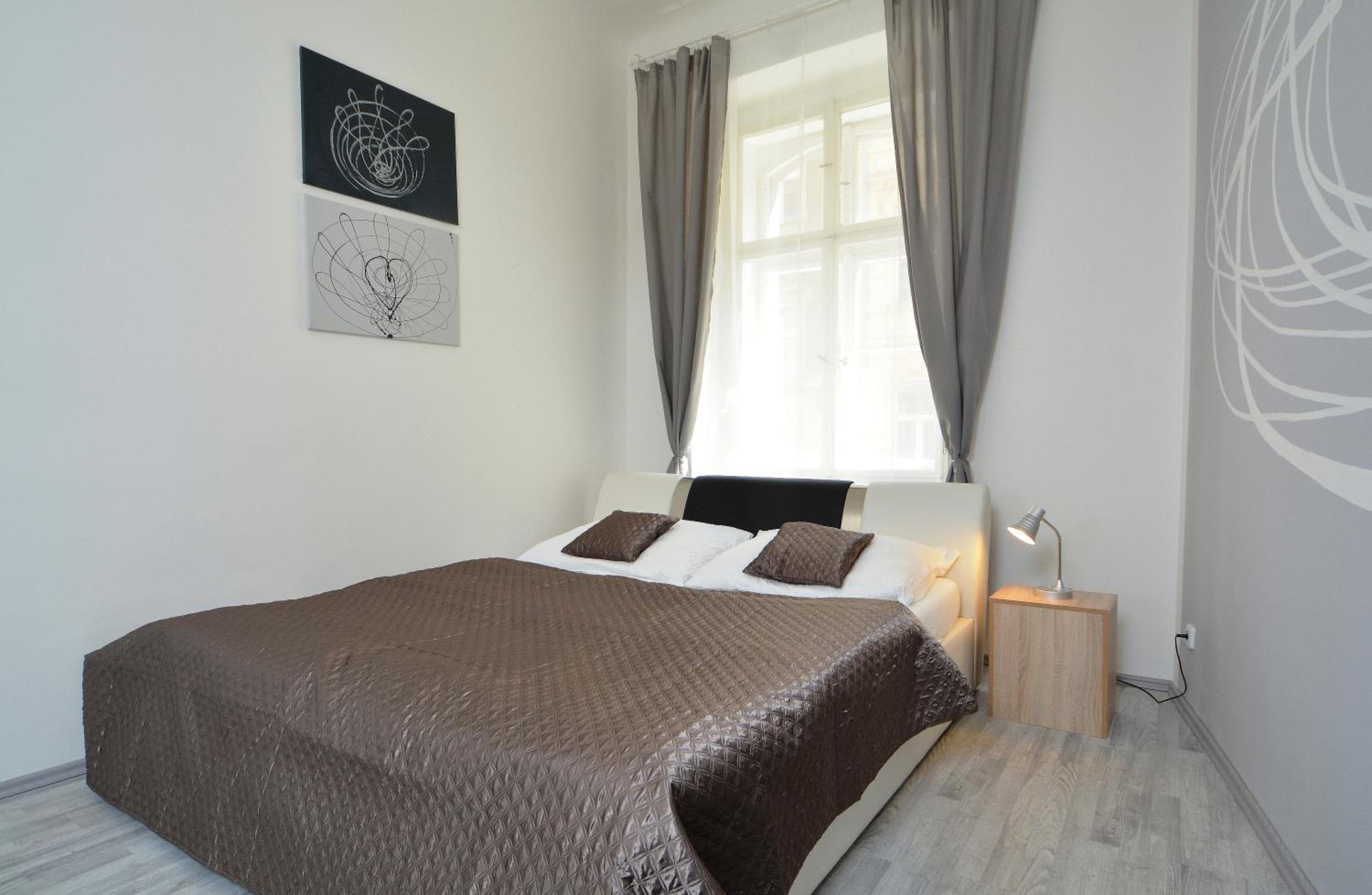 Navratilova Apartments