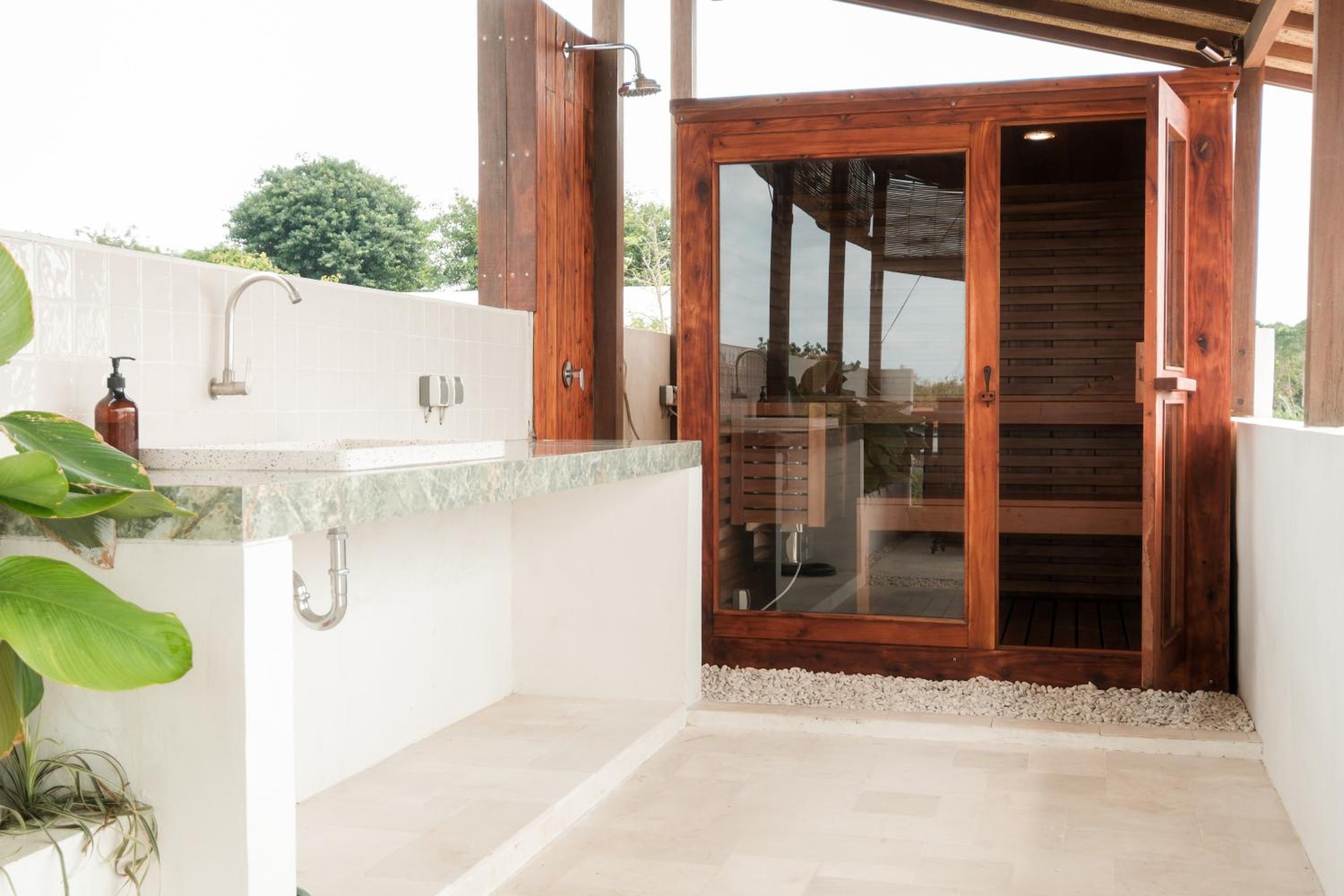 Luxury 3BR Villa with Sauna, Ice Bath & Rooftop Sunset Lounge in Uluwatu