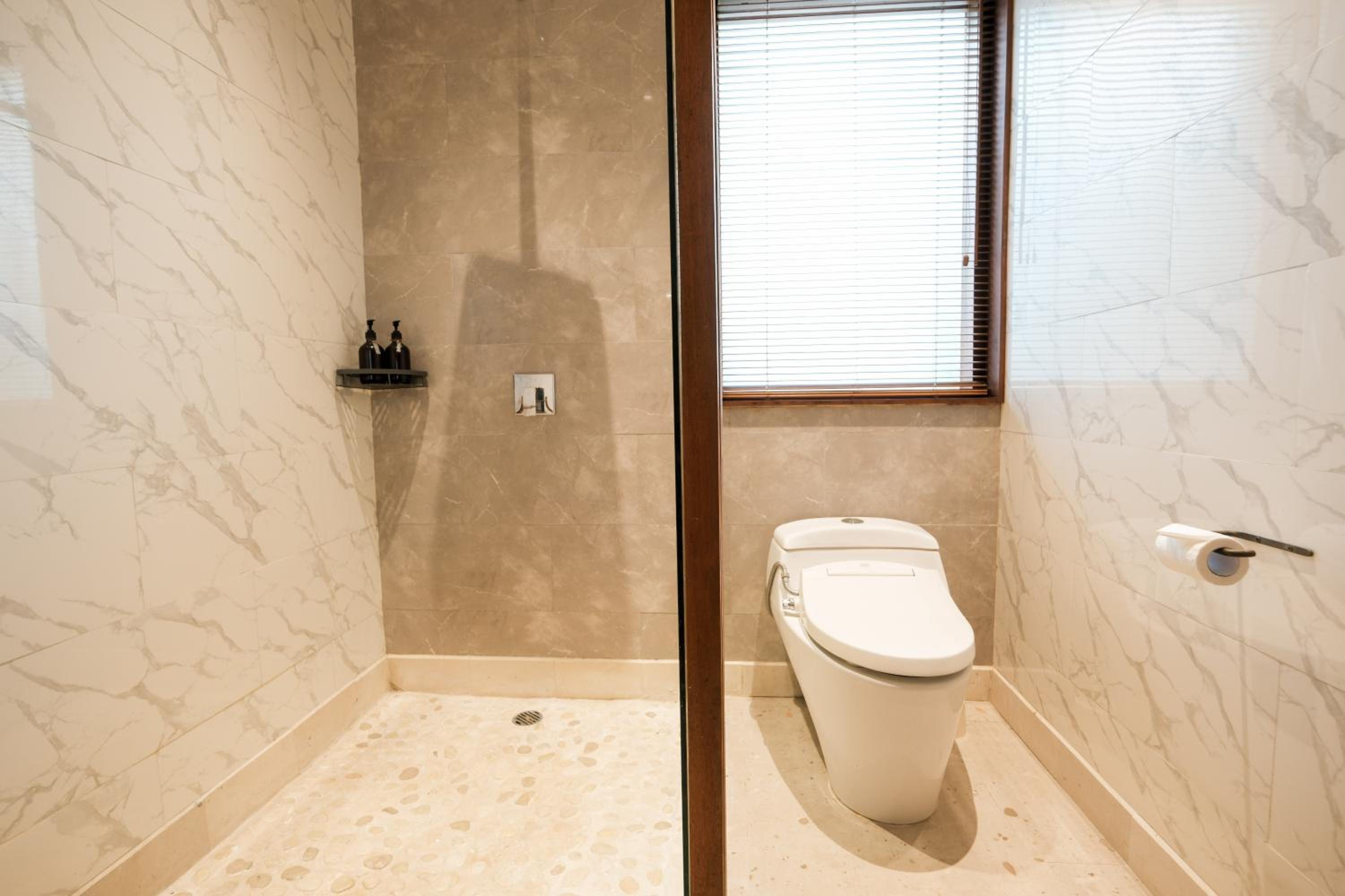 Luxury 3BR Villa with Sauna, Ice Bath & Rooftop Sunset Lounge in Uluwatu
