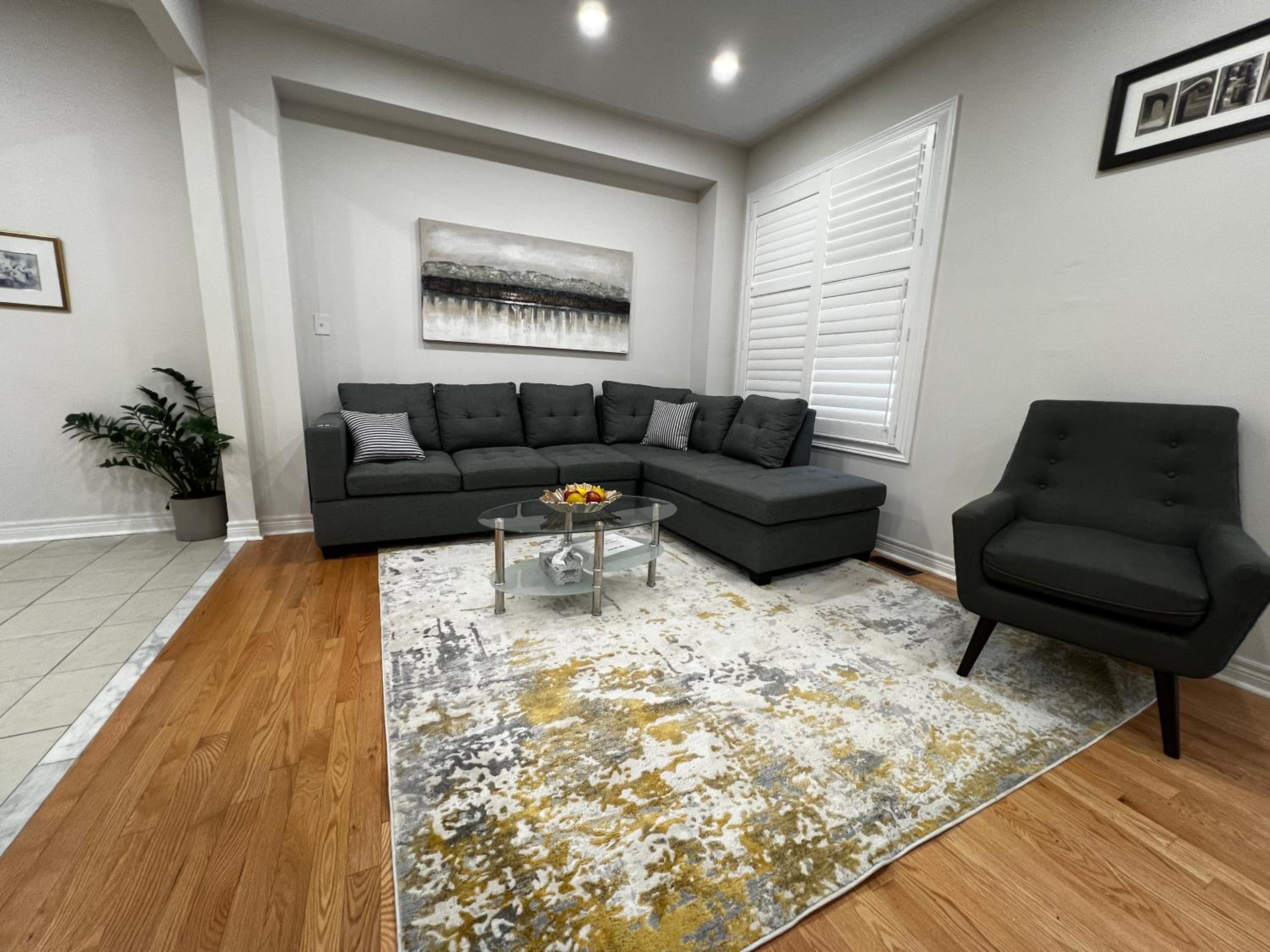 Four Bedroom Spacious House with Parking in Milton, Ontario