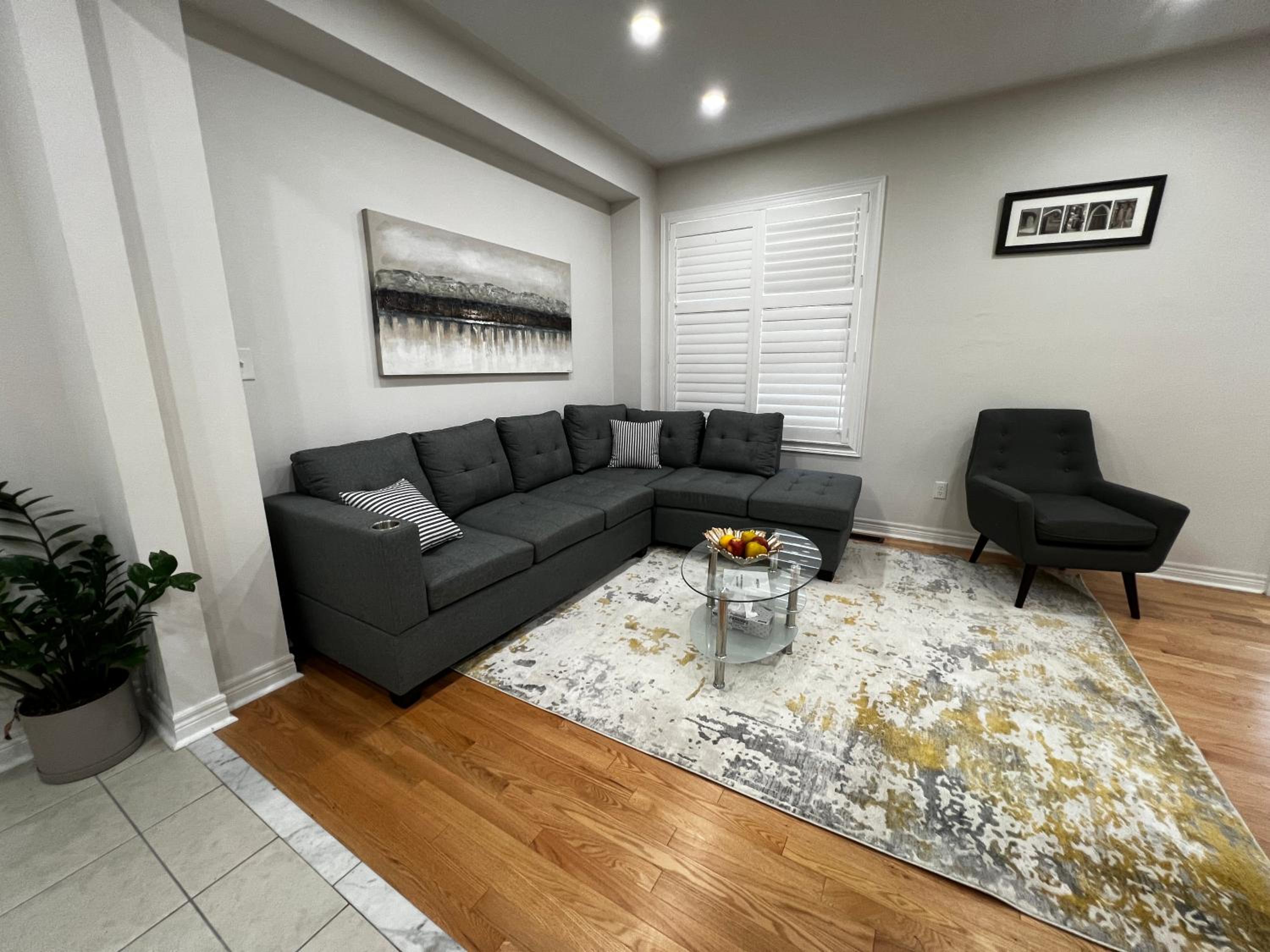Four Bedroom Spacious House with Parking in Milton, Ontario