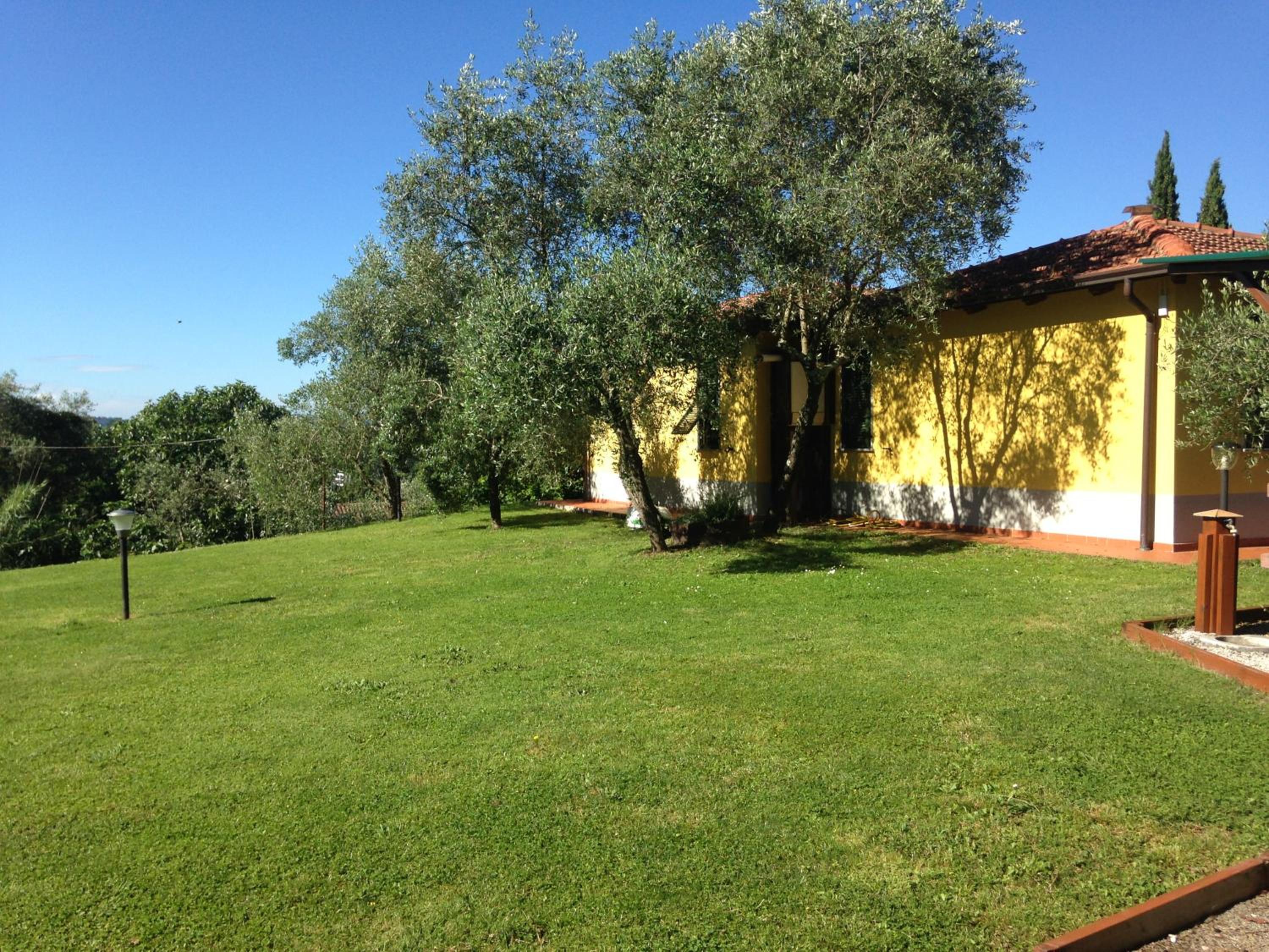 Appartamenti Residence Montebello, relax con giardino e piscina
