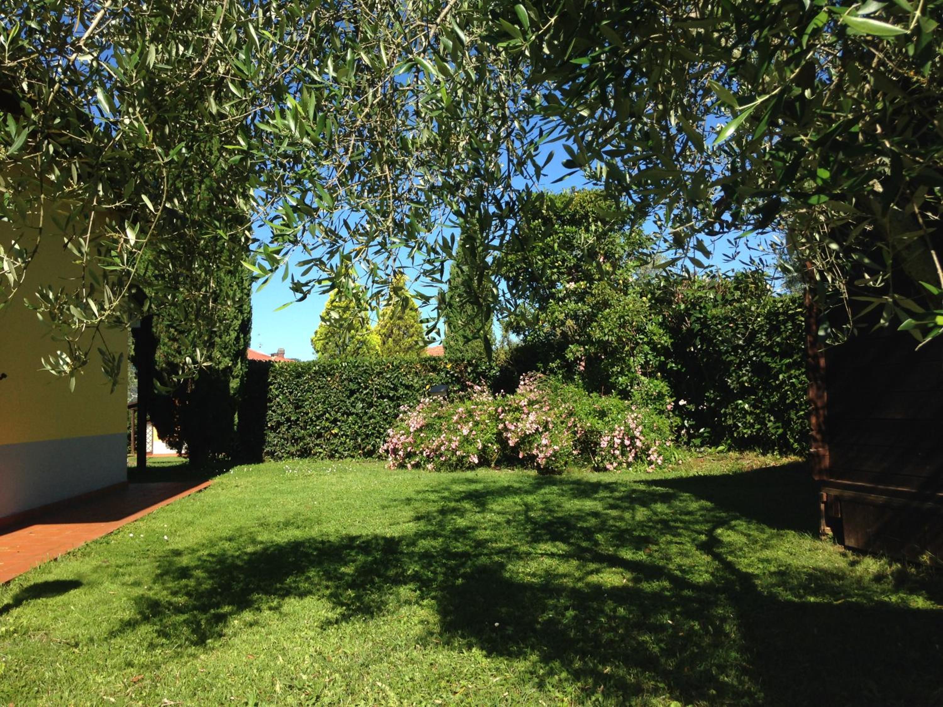 Appartamenti Residence Montebello, relax con giardino e piscina
