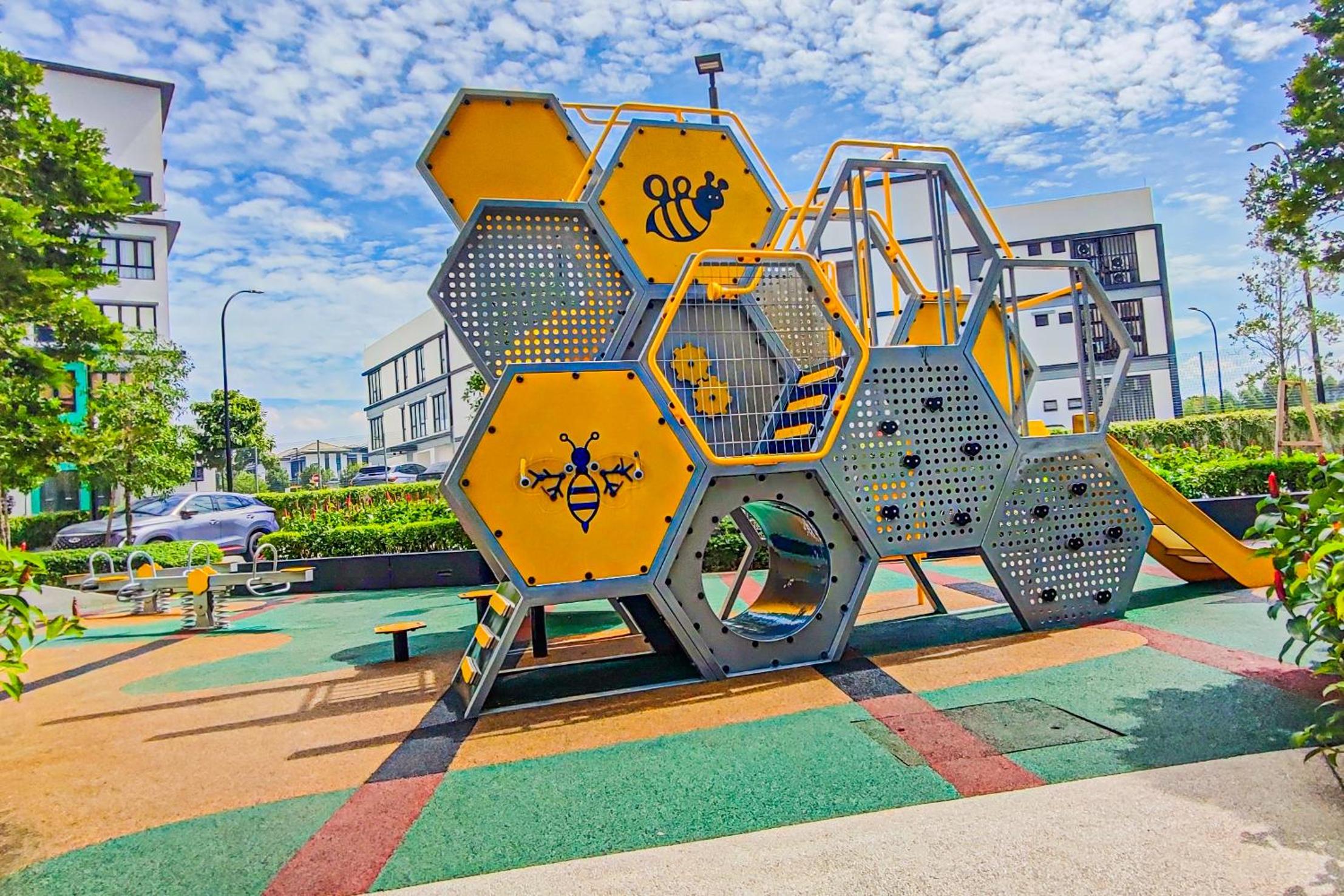 Fluffy Stay at Huni Setia Alam by HCK