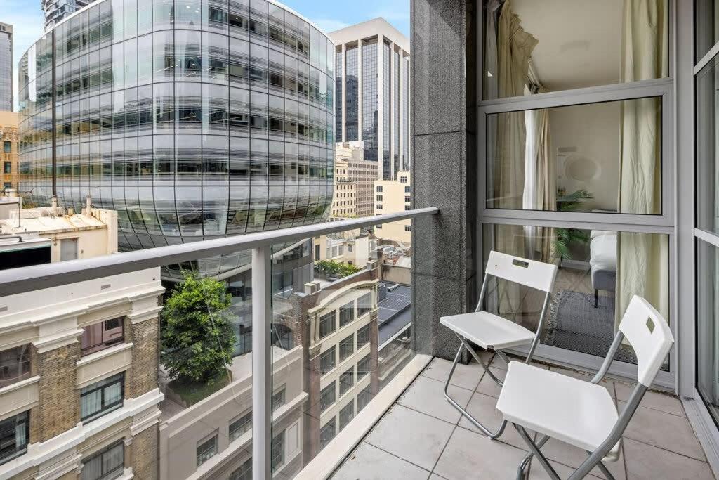 Spacious Modern Apt for 6 Next to Darling Harbour