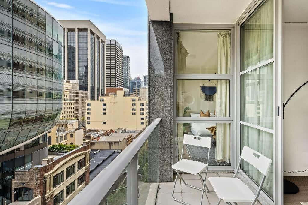 Spacious Modern Apt for 6 Next to Darling Harbour