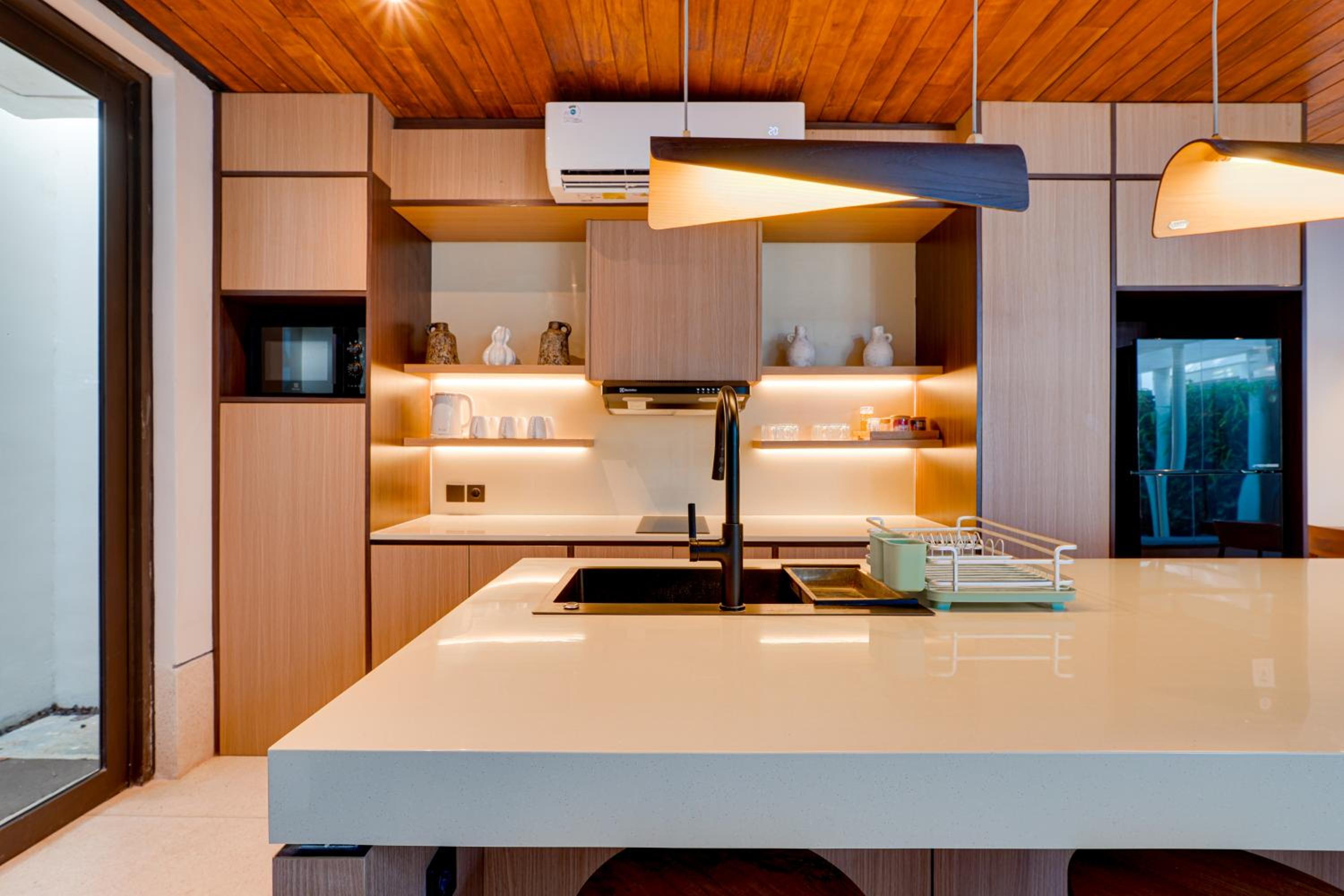 NEW! Luxury Modern 3BR Villa Kesatu in Canggu