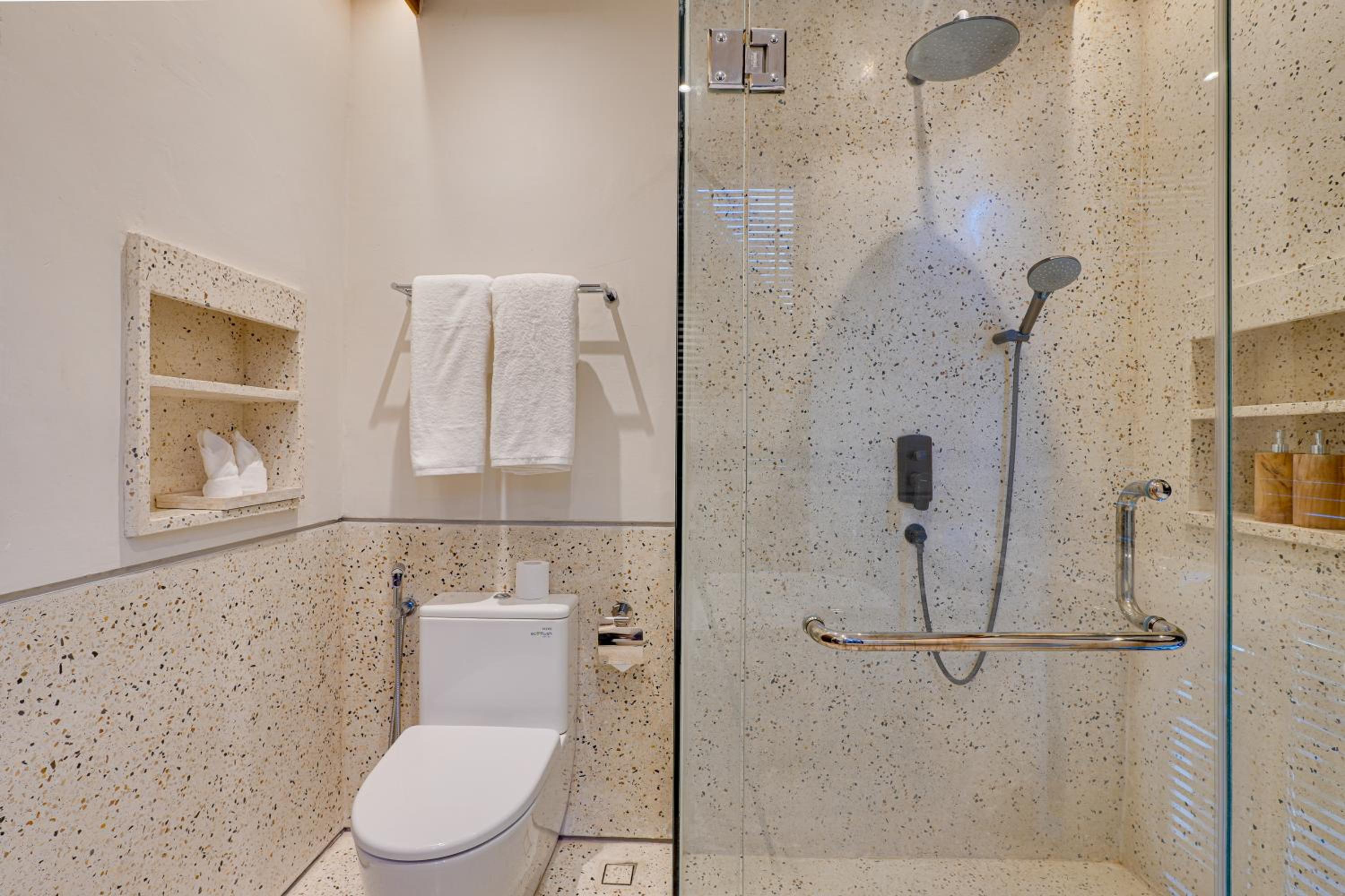 NEW! Luxury Modern 3BR Villa Kesatu in Canggu