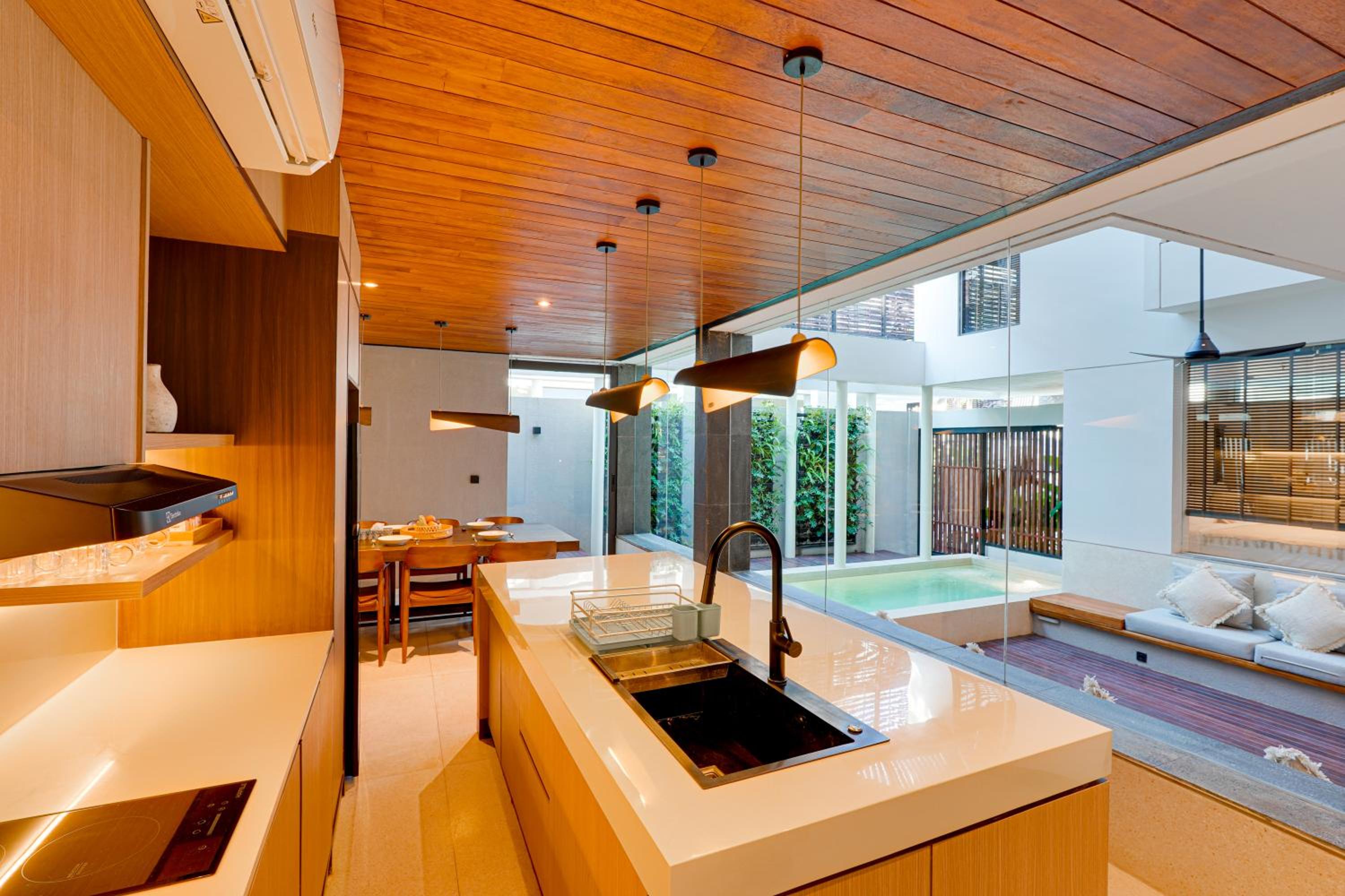 NEW! Luxury Modern 3BR Villa Kesatu in Canggu