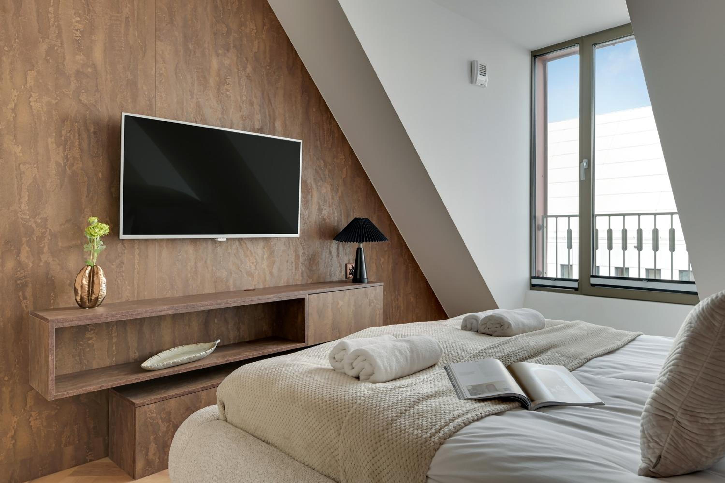 Granaria Premium River View by Downtown Apartments