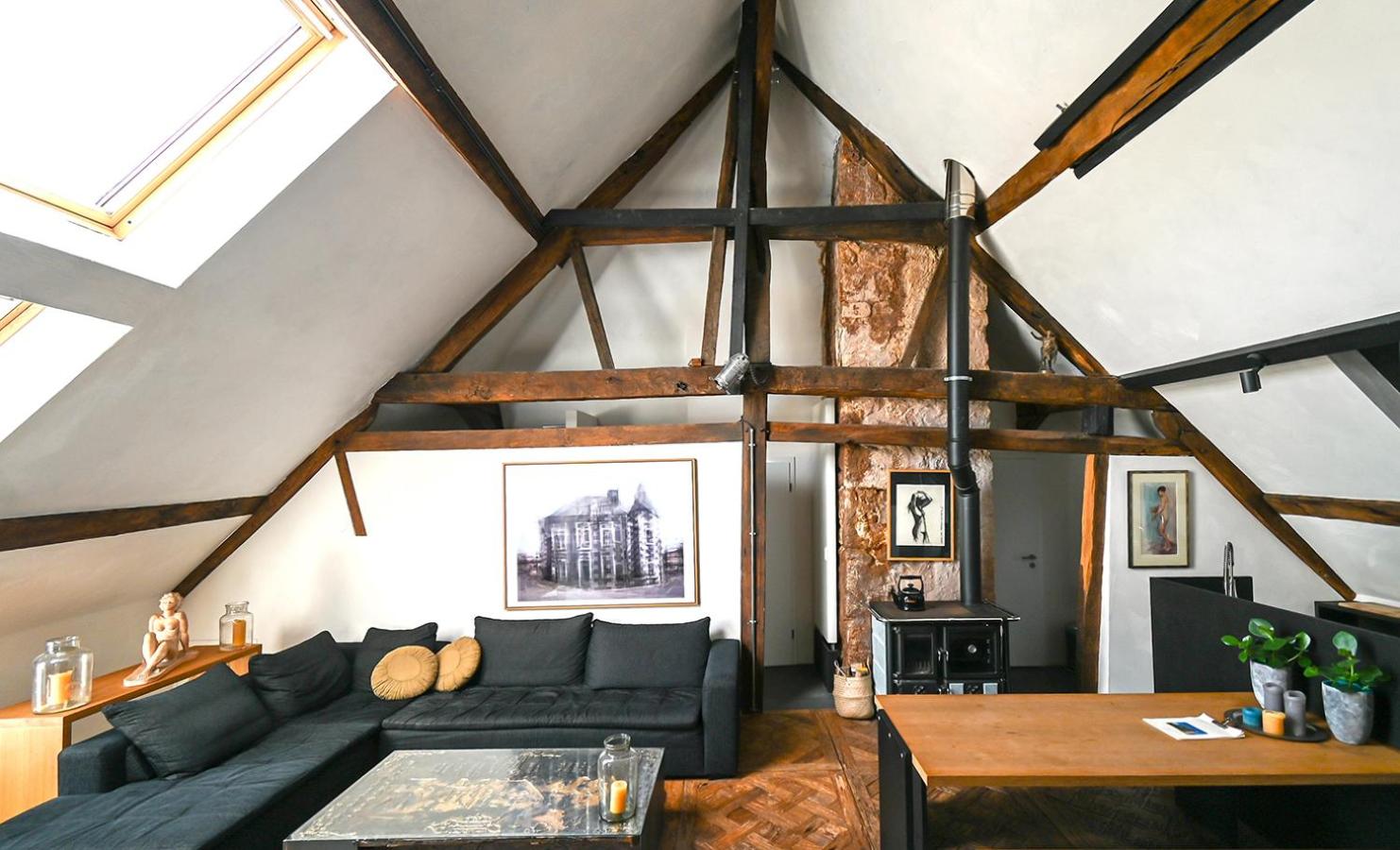 The Castle Loft - Pascal's Angels