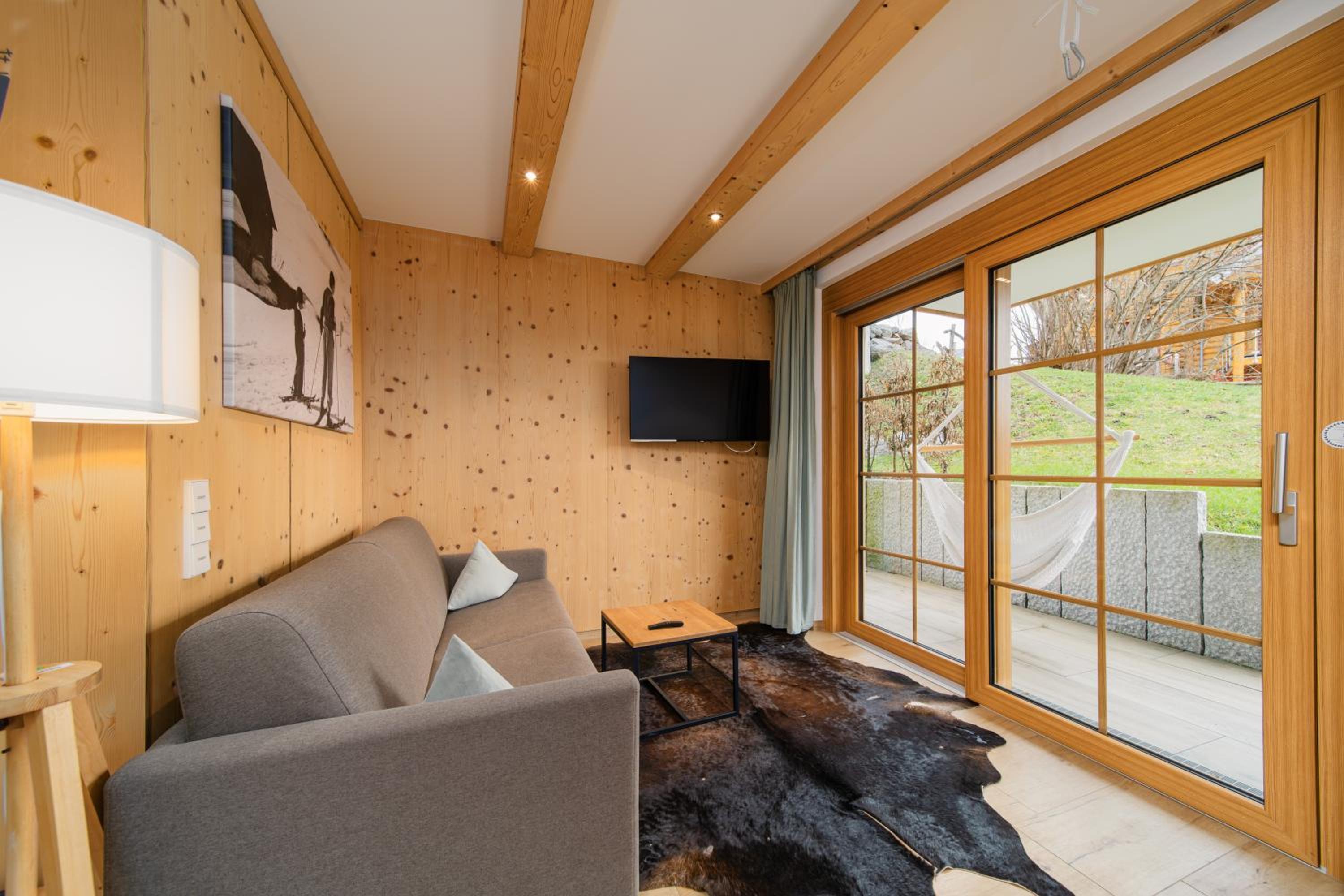 SCHWARZENBACH - Apartments & Rooftop Pool