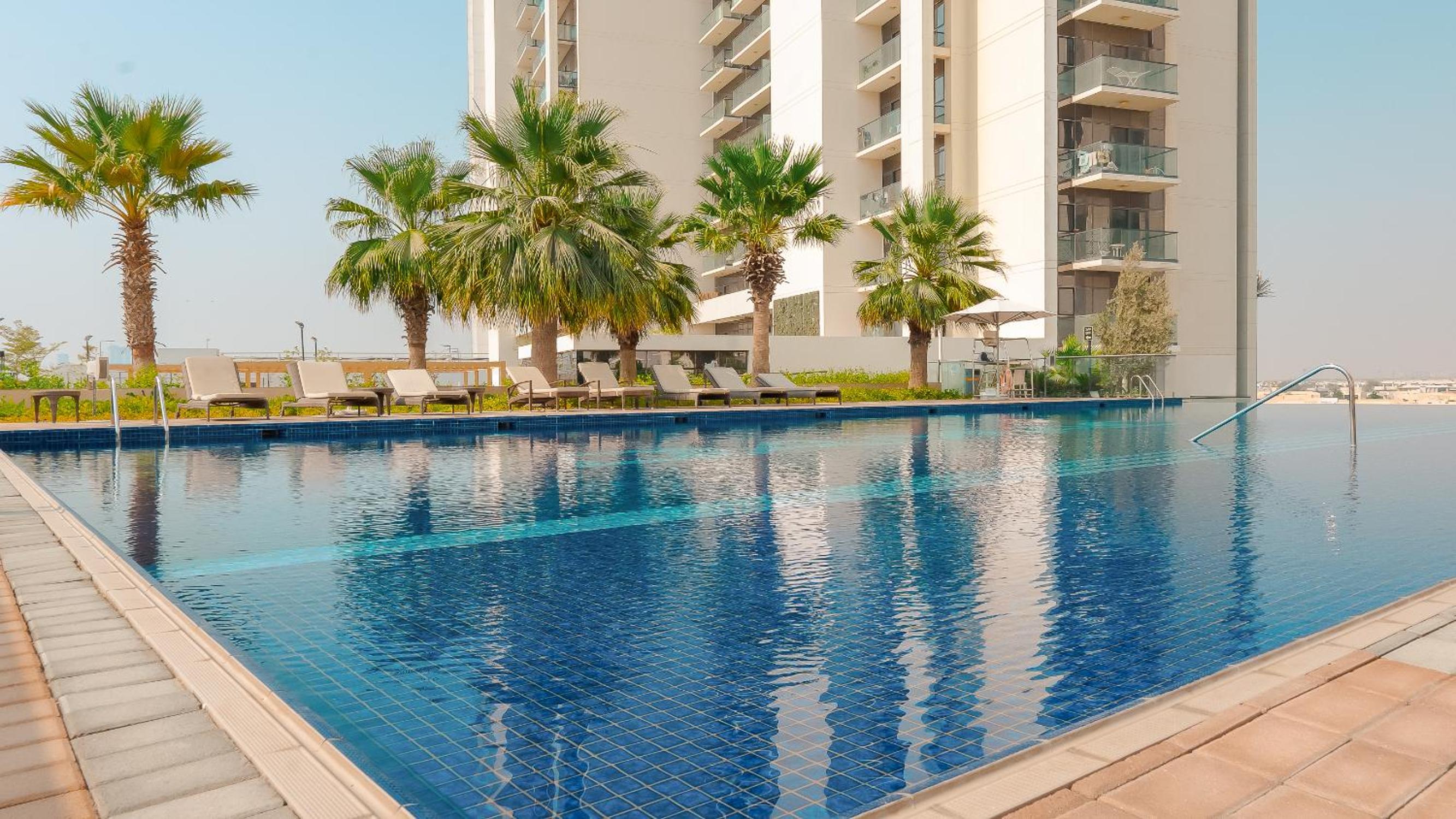 KeyRock Golf Gate - Relax and Unwind with Pool and Sauna