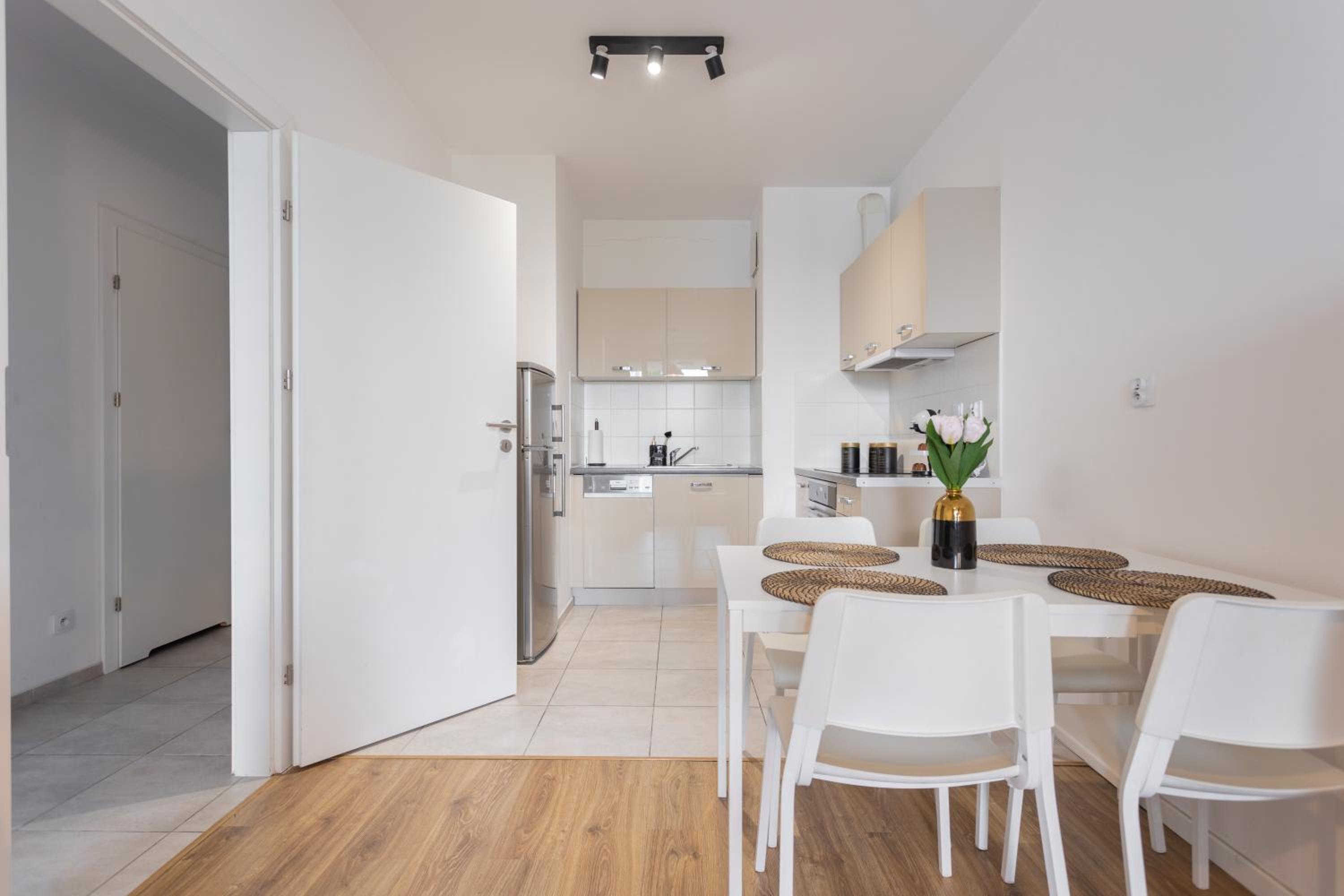 Urban Chic - Modern and Cozy - Central Location - Pereca