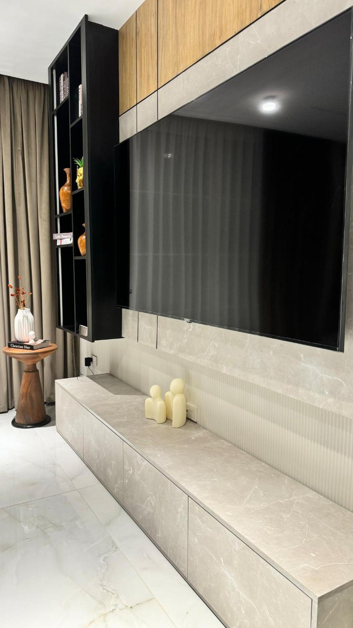 Three bedroom apartment with a distinctive design- شقه بتصميم مميز