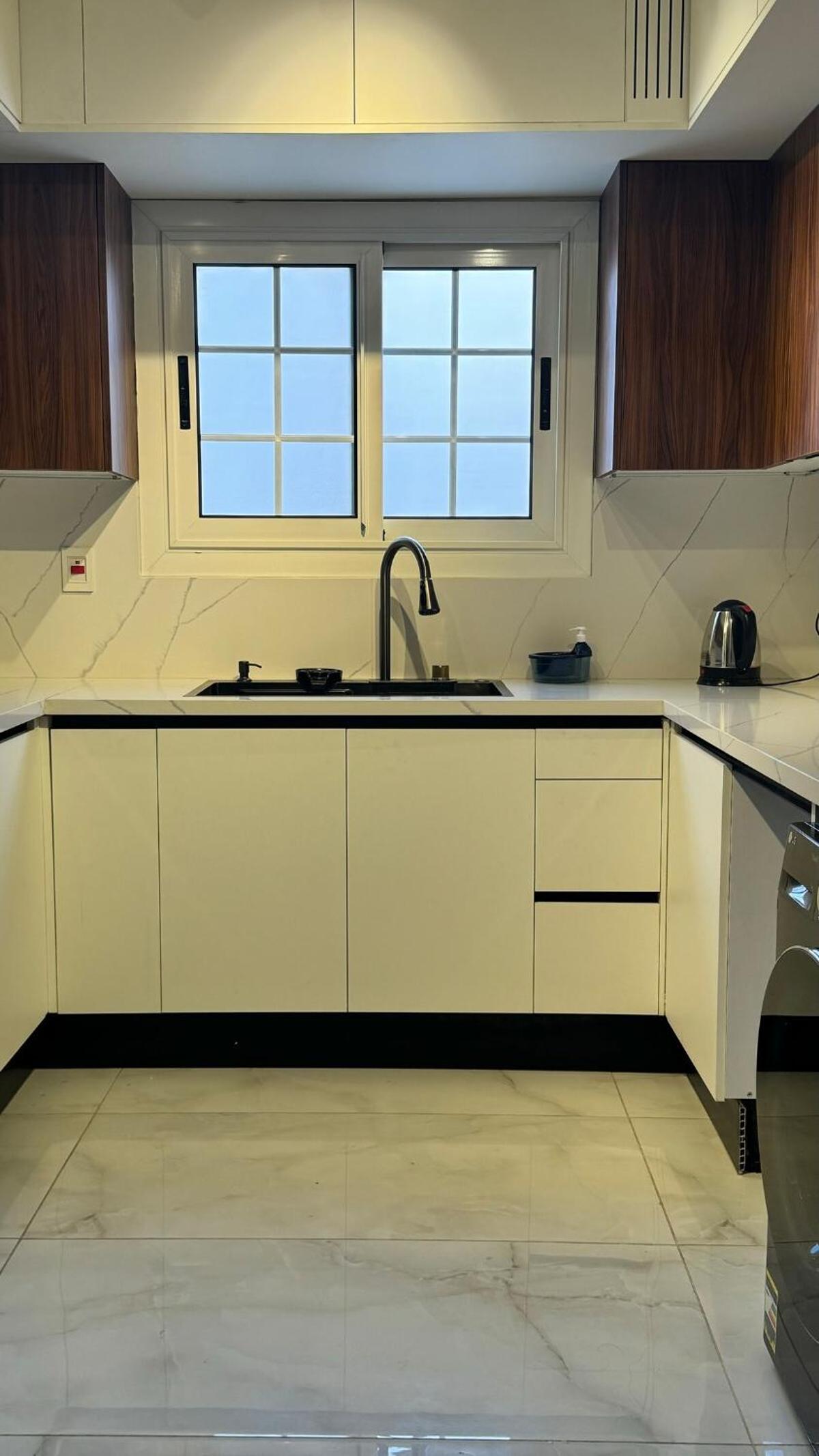 Three bedroom apartment with a distinctive design- شقه بتصميم مميز
