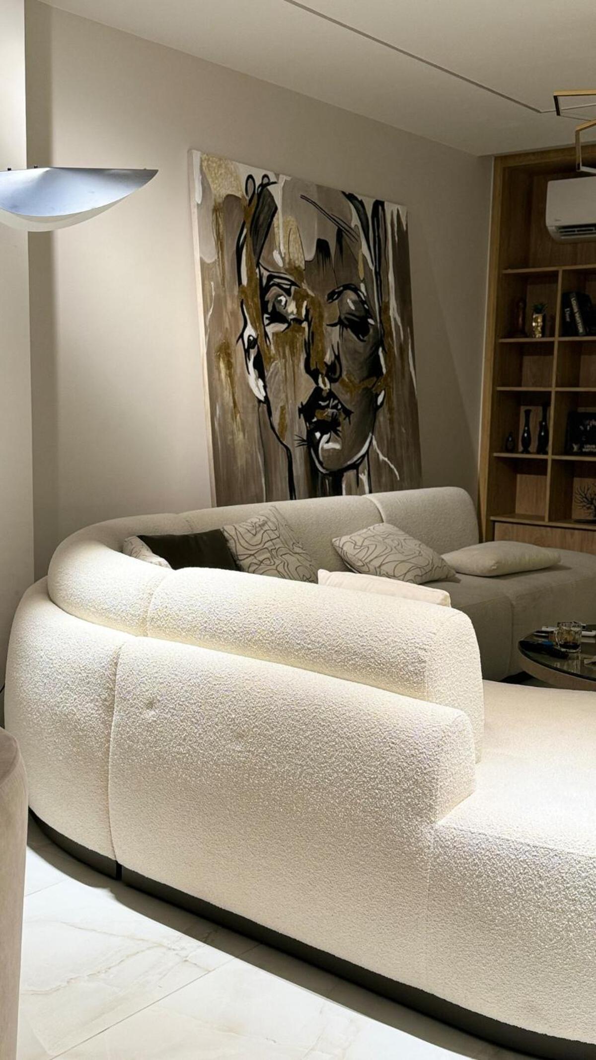 Three bedroom apartment with a distinctive design- شقه بتصميم مميز