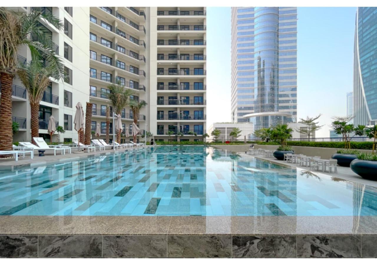 Keyrock - Zada Tower, Business Bay Lake-View Apartment