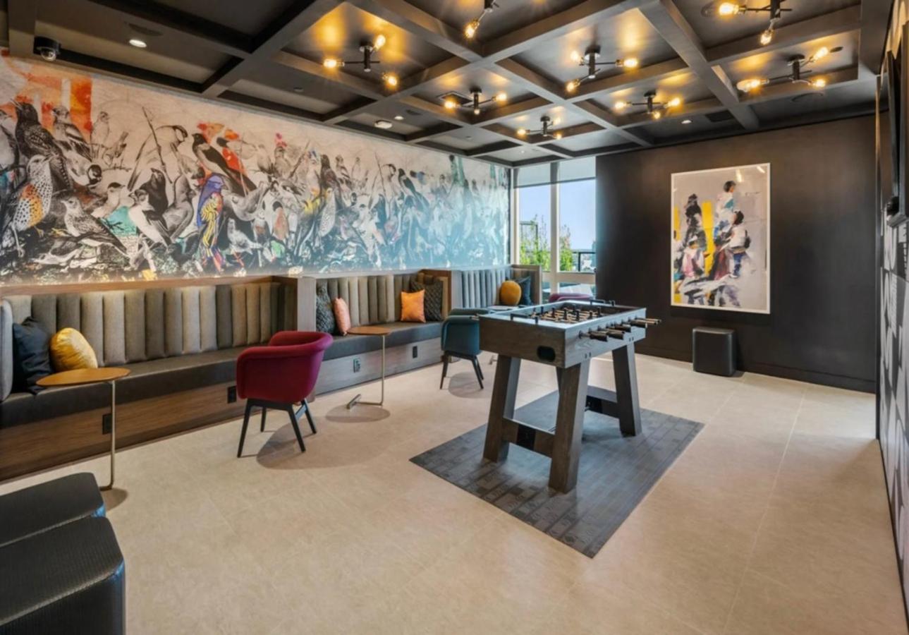 Upscale Midtown Retreat , Free Parking & Close to Mercedes-Benz