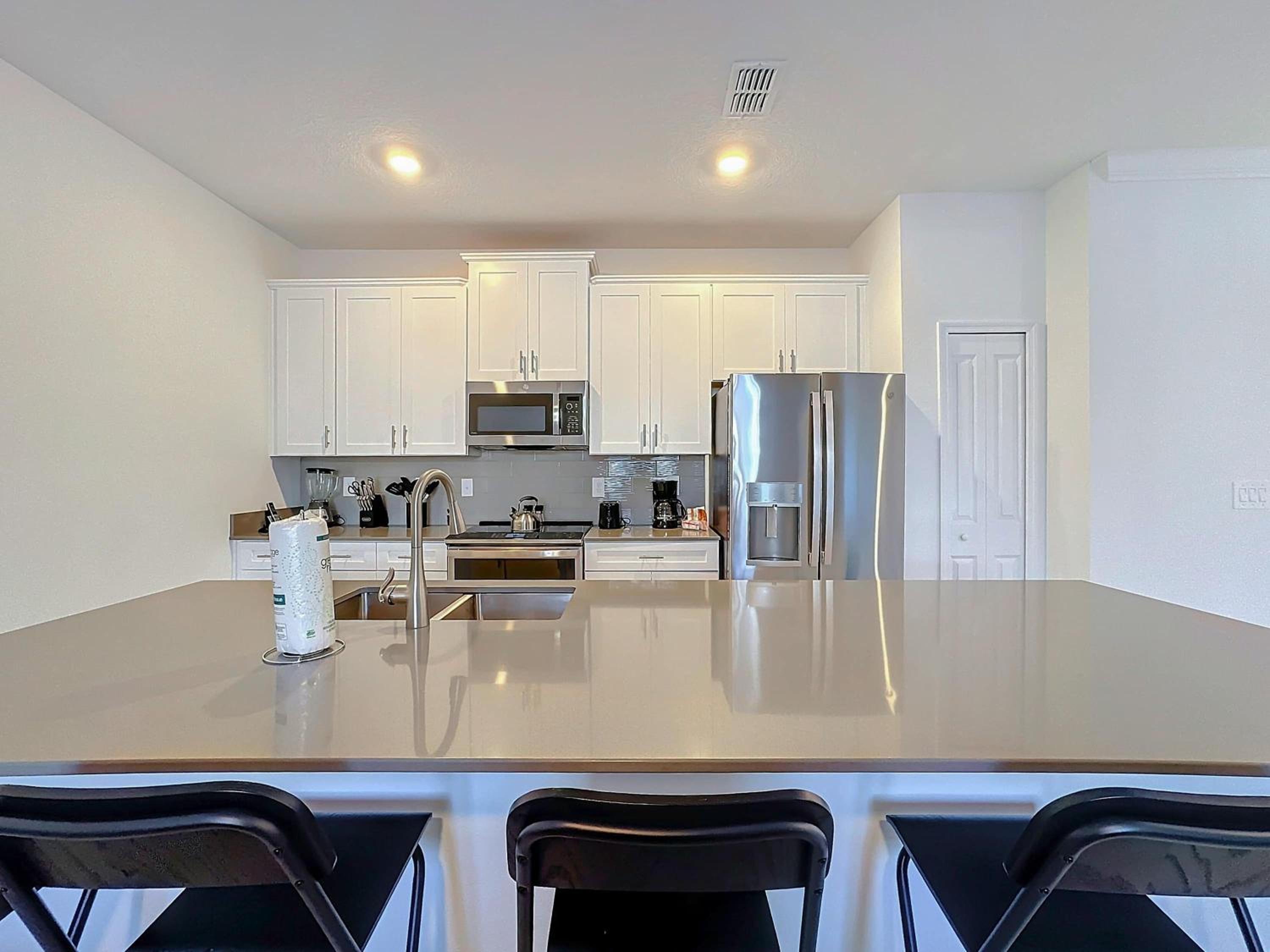 Incredible Family Retreat with PS5 Private Pool and access to 2 Clubhouses