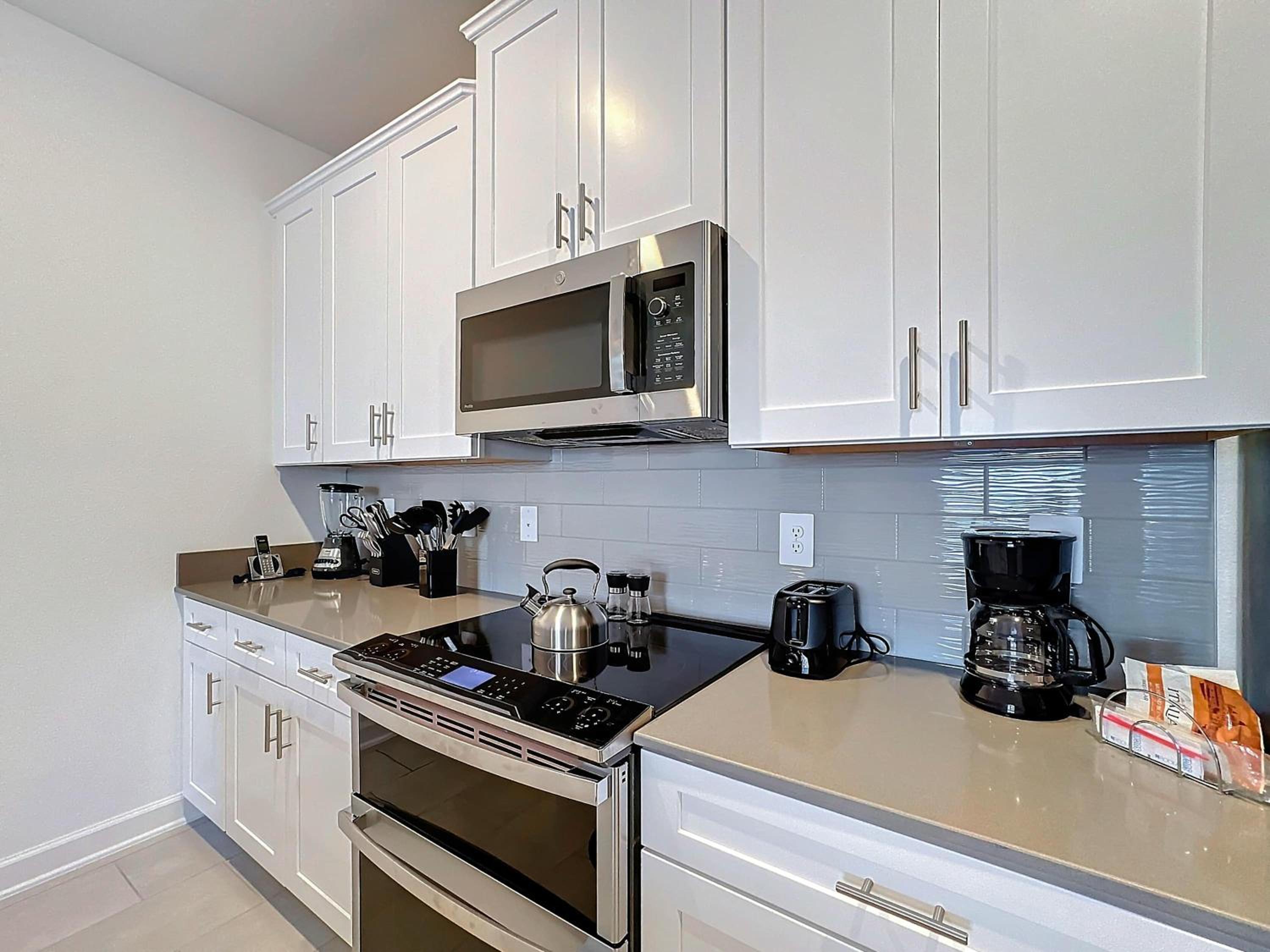 Incredible Family Retreat with PS5 Private Pool and access to 2 Clubhouses