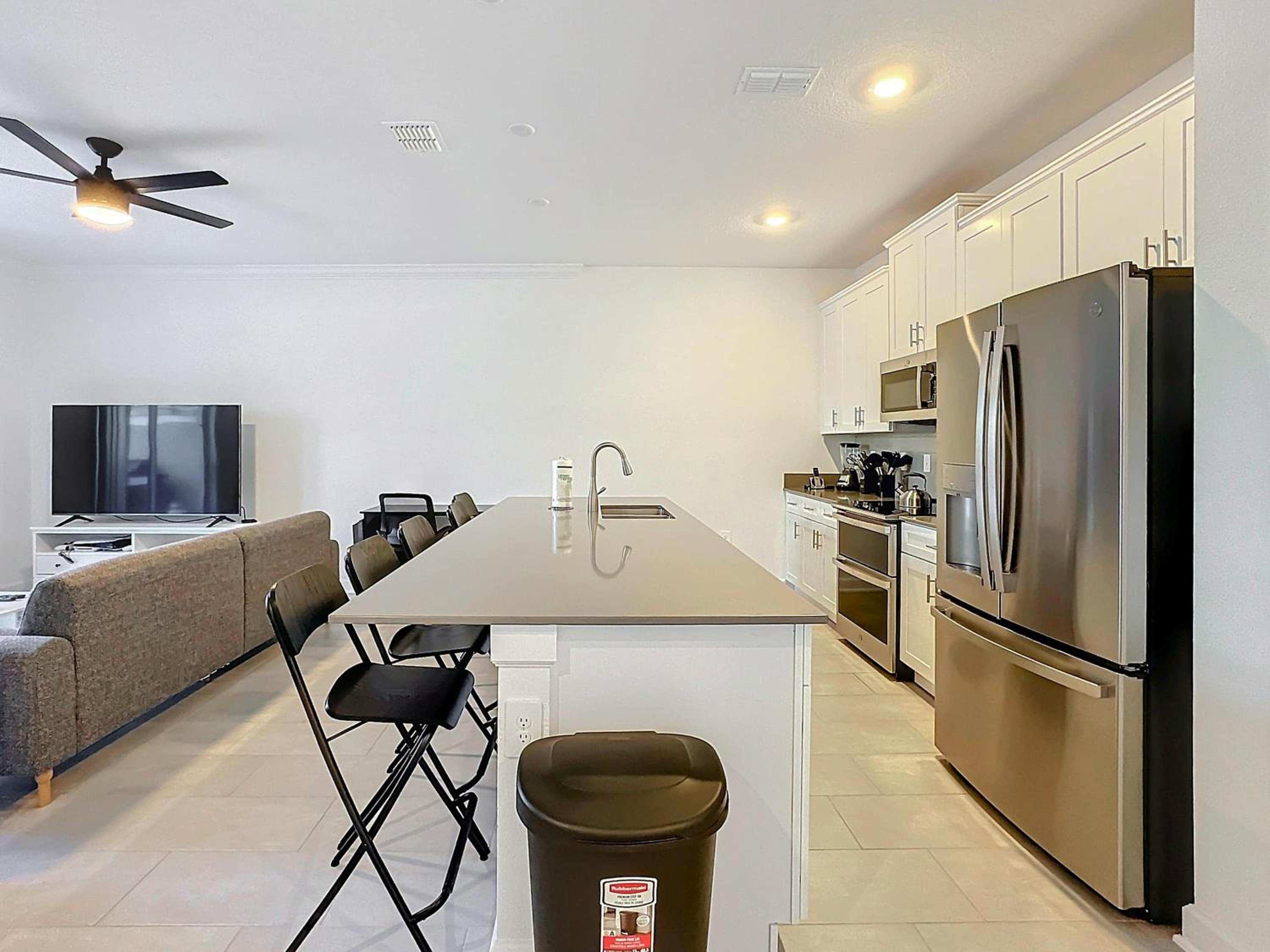 Incredible Family Retreat with PS5 Private Pool and access to 2 Clubhouses