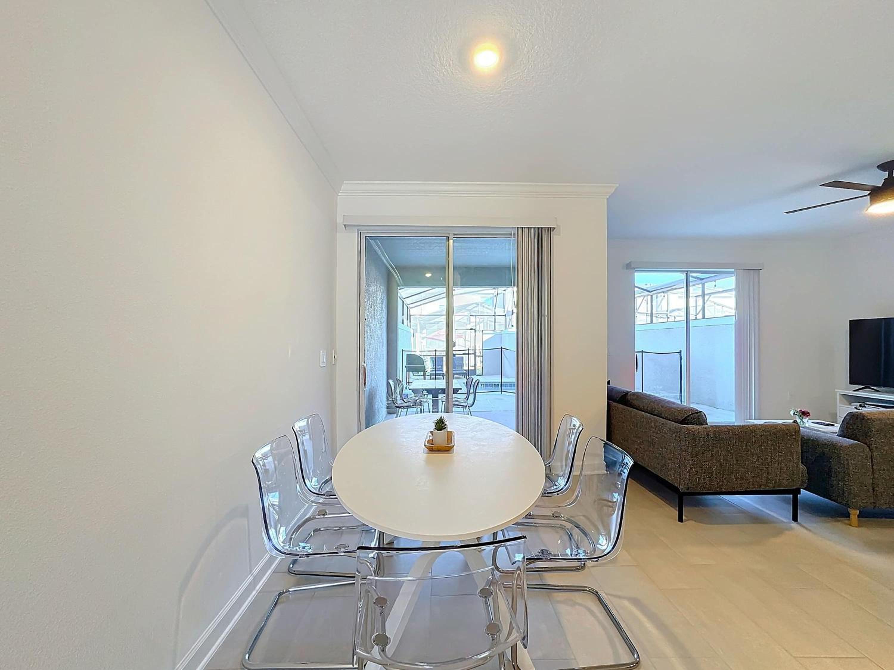 Incredible Family Retreat with PS5 Private Pool and access to 2 Clubhouses