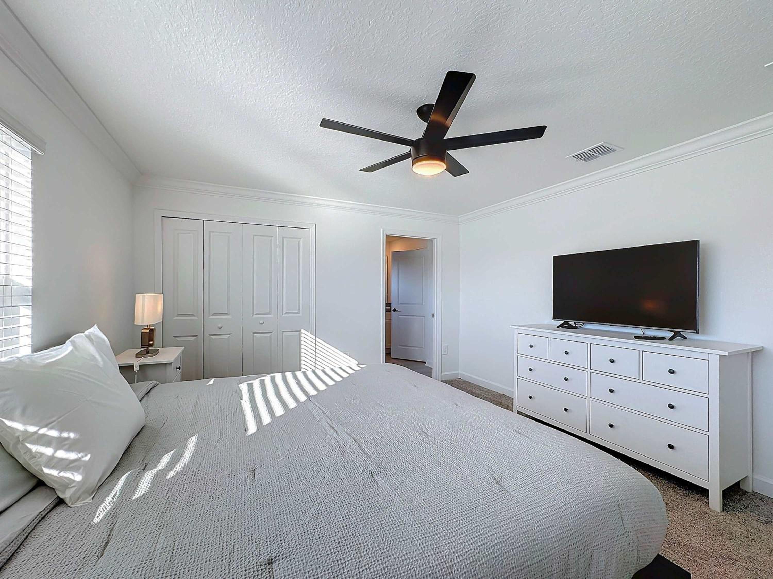 Incredible Family Retreat with PS5 Private Pool and access to 2 Clubhouses