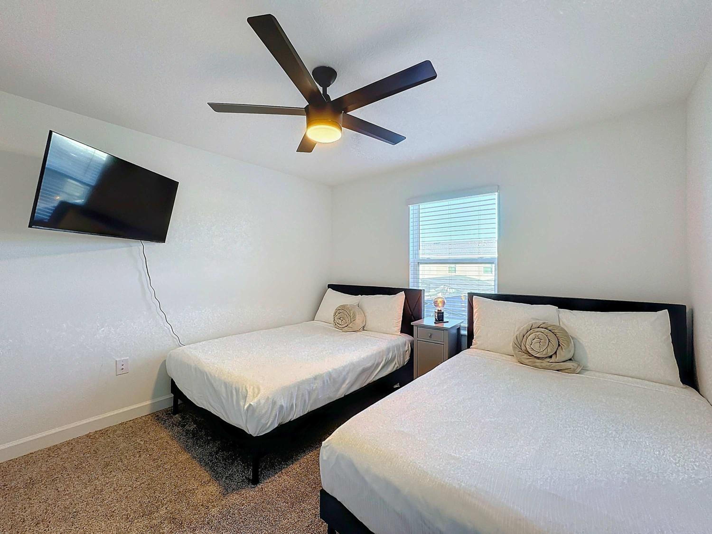 Incredible Family Retreat with PS5 Private Pool and access to 2 Clubhouses