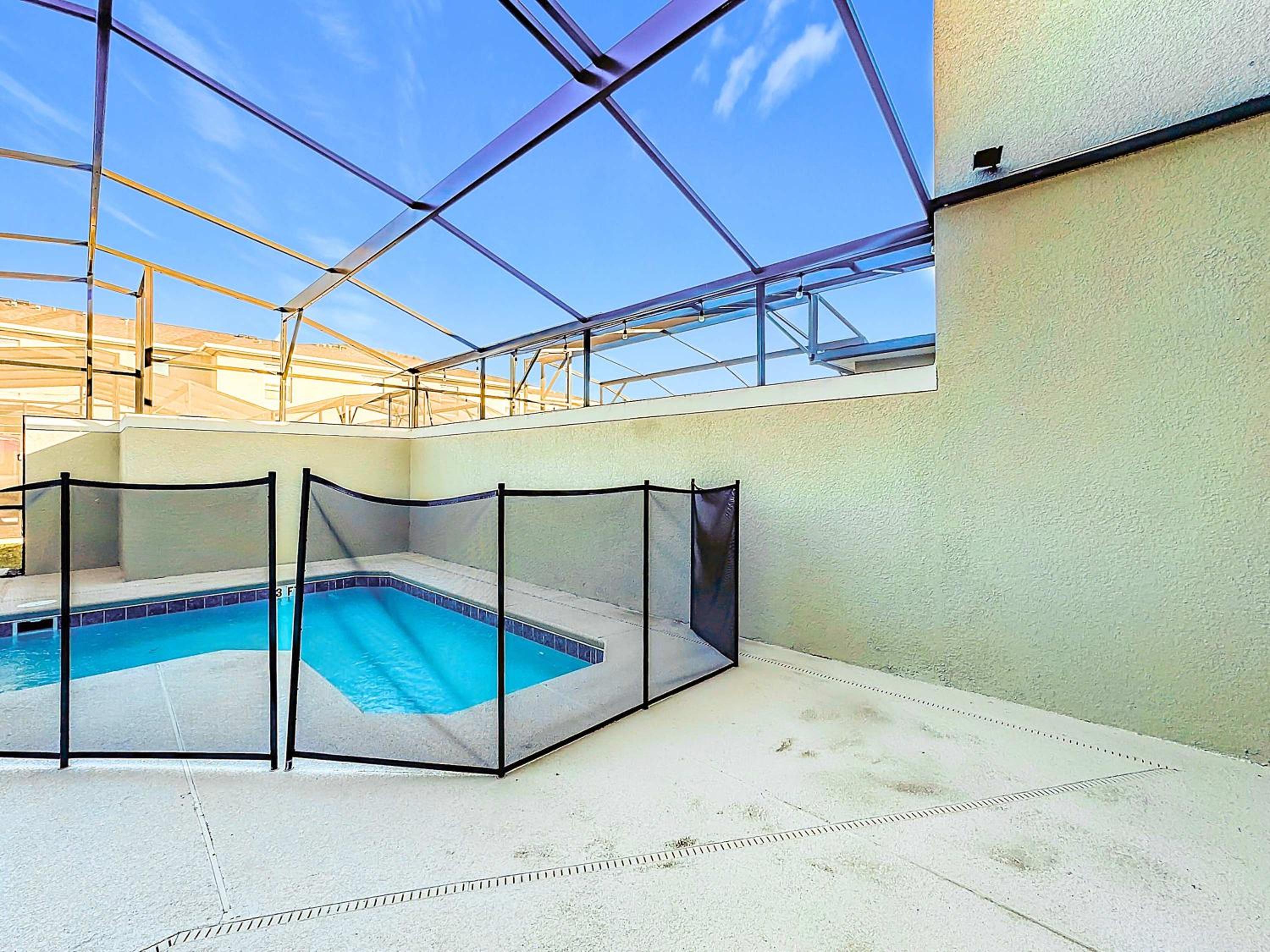 Incredible Family Retreat with PS5 Private Pool and access to 2 Clubhouses